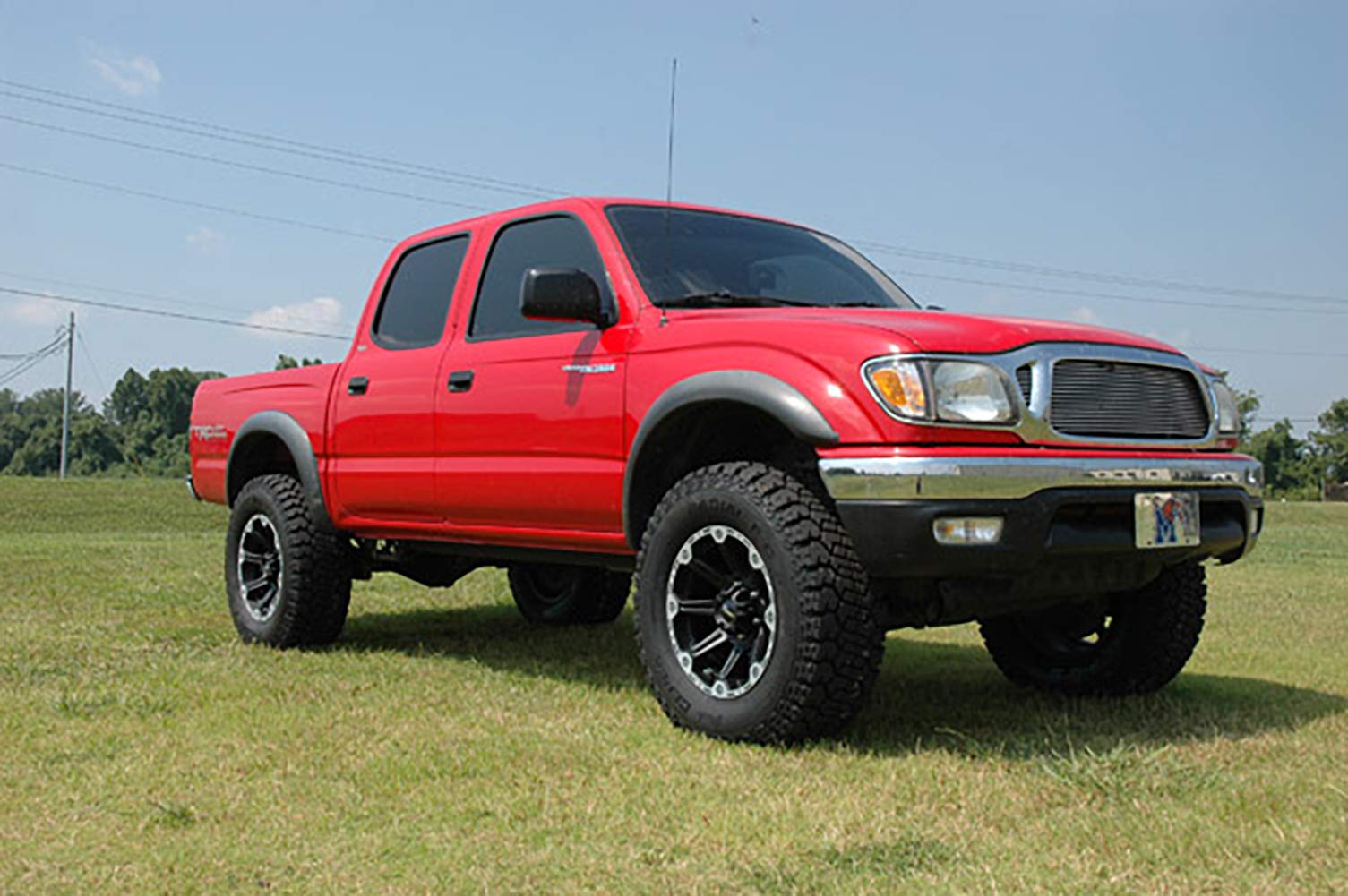 2.5" Rough Country Suspension Lift Kit with N3 Struts & N3 Rear Shocks for Toyota Tacoma (1996-2004)