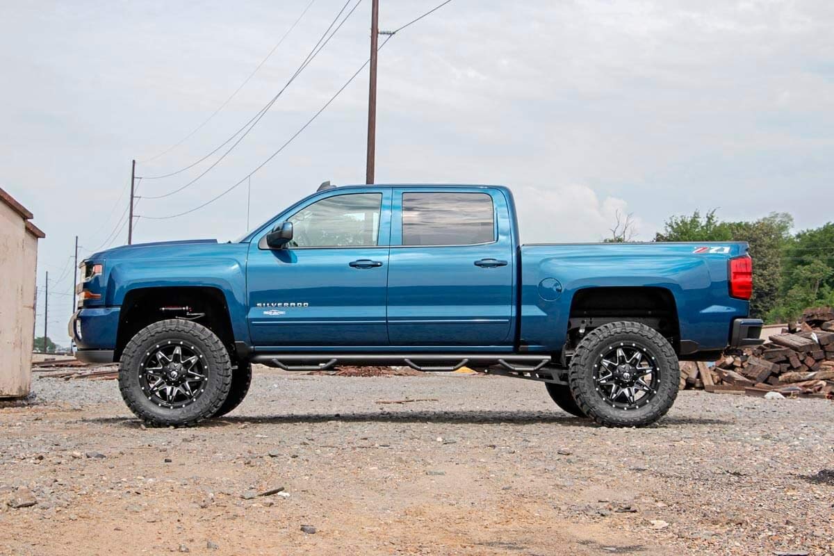 7" Rough Country Suspension Lift Kit with Vertex Coilovers/Vertex Shocks for Chevy Silverado & GMC Sierra 1500 2WD (2014-2018 w/Stock Cast Alu or Stamped Steel Control Arms)