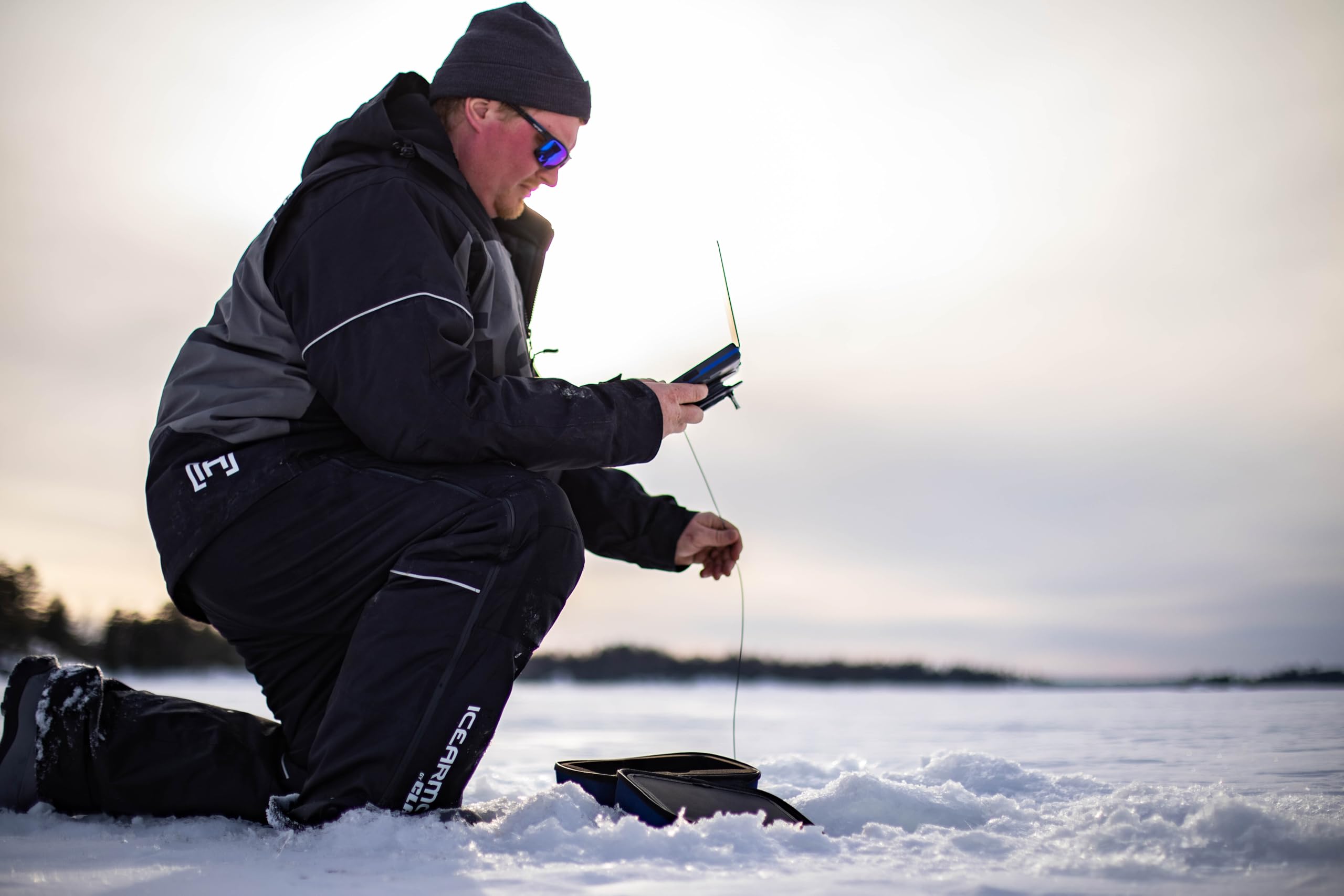 Aqua-Vu HD AV822 Underwater Camera, 8" HD Display, 1080p, 60ft Cable, Waterproof, Real-Time Video & Recording for Ice & Boat Fishing
