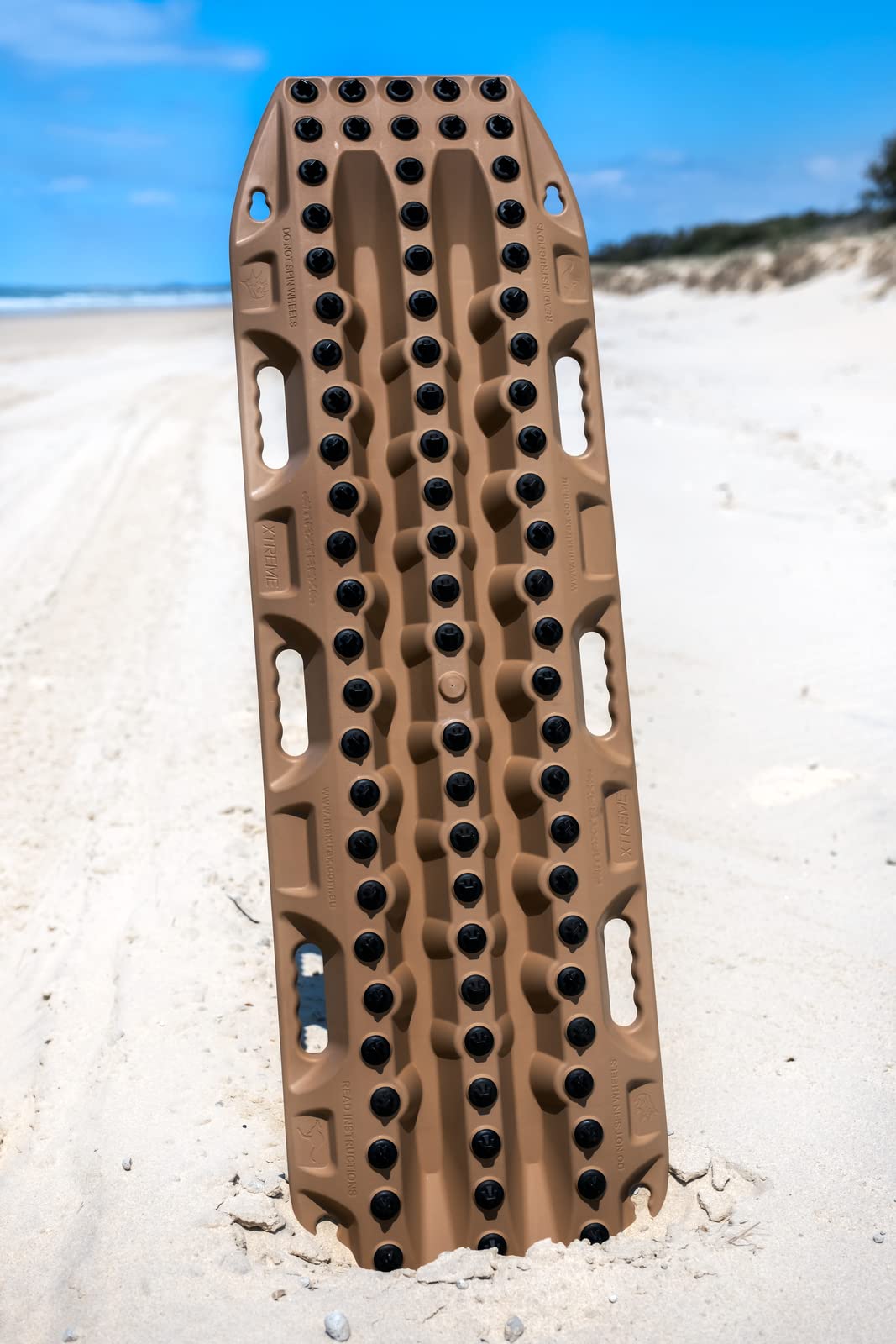 Xtreme Maxtrax Vehicle Recovery Boards (Desert Tan)