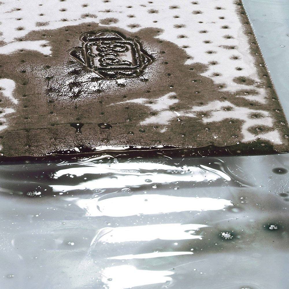 PIG Oil-Only Absorbent Mat Pad - Oil Mat - 100 Pads per Dispenser Box - 15" x 20" Pad - Absorbs up to 28 Ounces per Pad - Heavyweight - MAT440