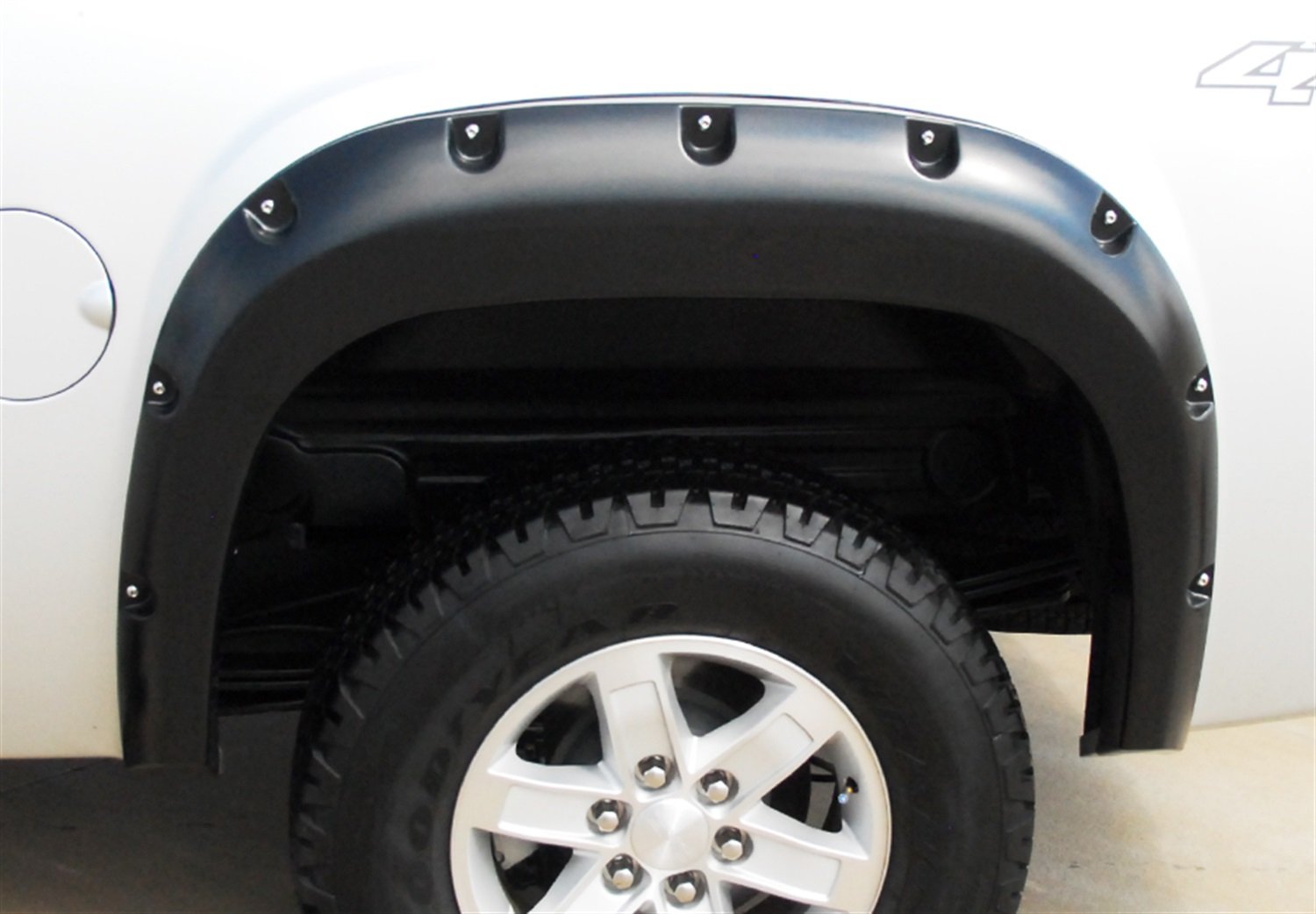 Lund Elite Series RX109SB Black Rivet Style Standard Rear Fender Flare - 2 Piece
