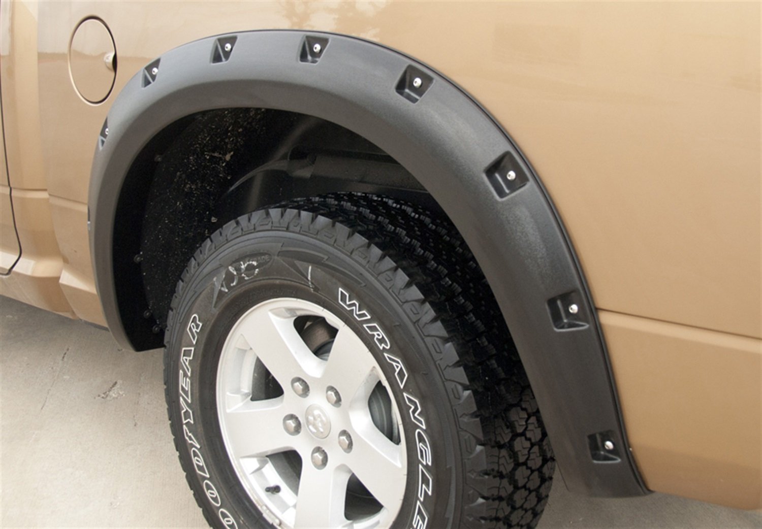 Lund Elite Series RX204SB Black Rivet Style Standard Rear Fender Flare - 2 Piece