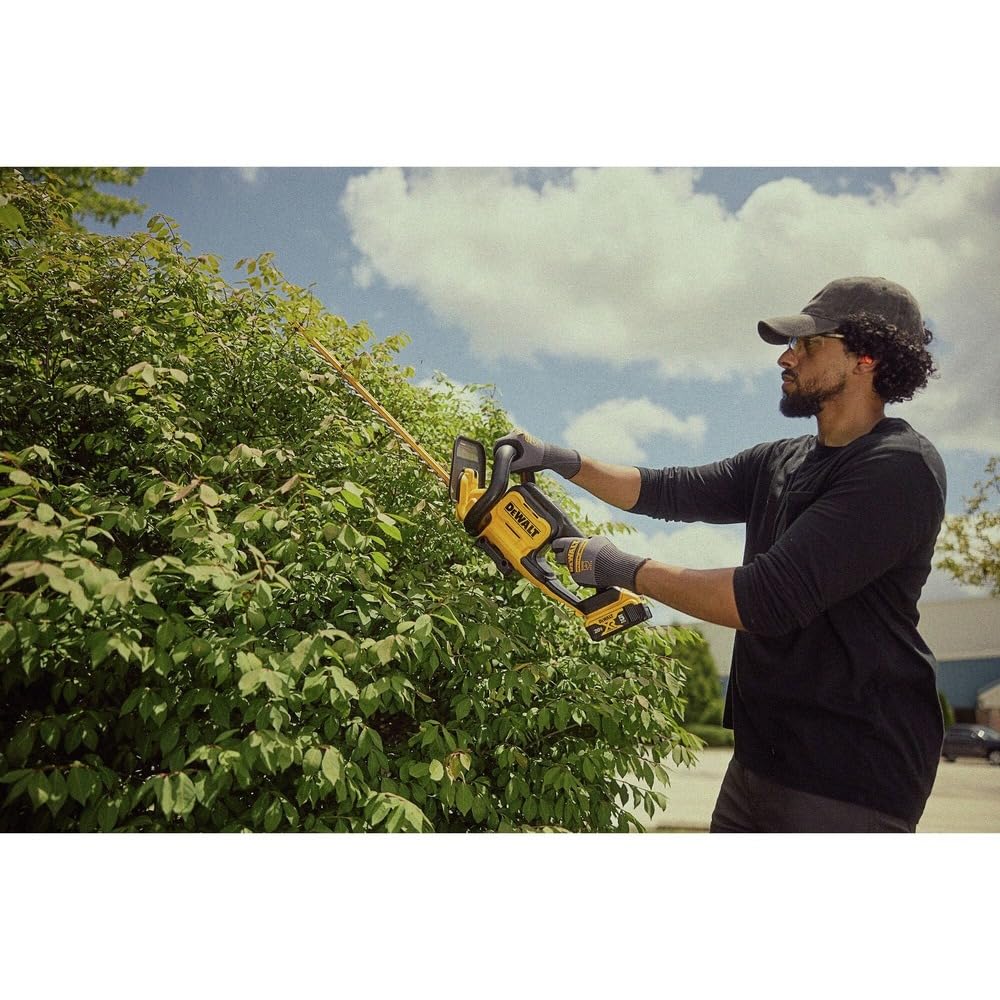 22" DEWALT 20V MAX Cordless Hedge Trimmer, Bare Tool Only (DCHT821B)