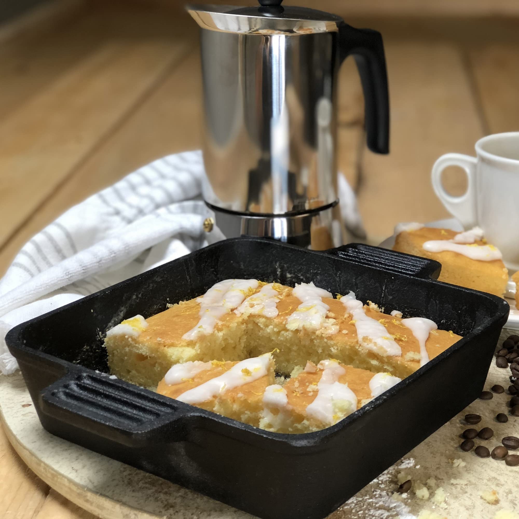 Bayou Classic 7472 Cast Iron Square 8-in Cake Pan Ideal For Baking Cornbread Biscuits Cobbler and Deep Dish Pizza