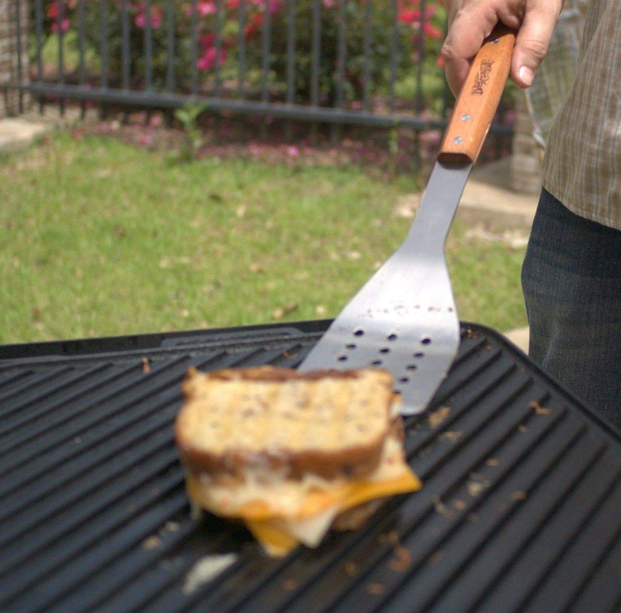 Stainless Grill Spatula Bayou Classic Features Stainless Steel w/Hardwood Handle Makes a Perfect Grilling Accessory