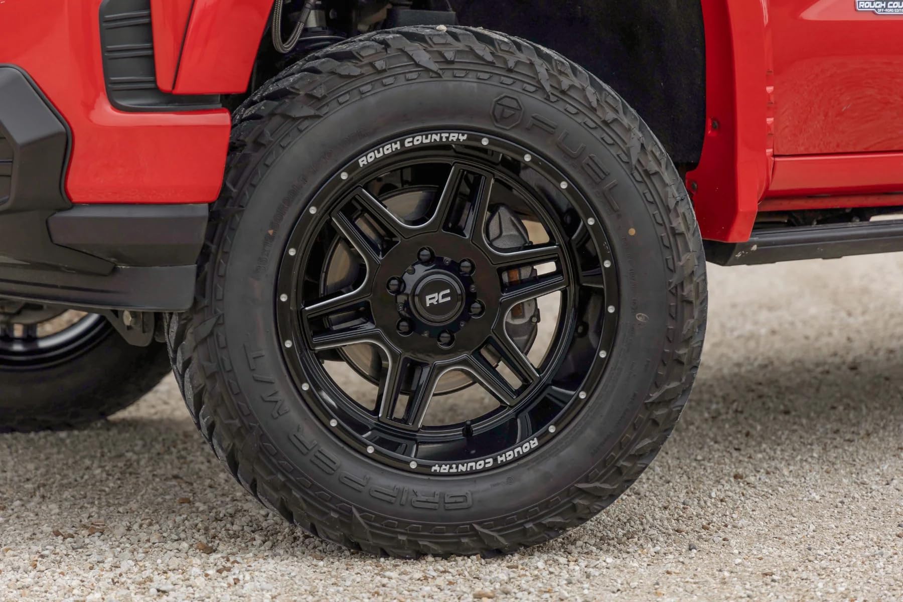 92 Series Rough Country Wheel - 18x9, 6x5.5 Bolt Pattern, +18mm Offset, Single-Piece Aluminum, Gloss Black with Milled Accents
