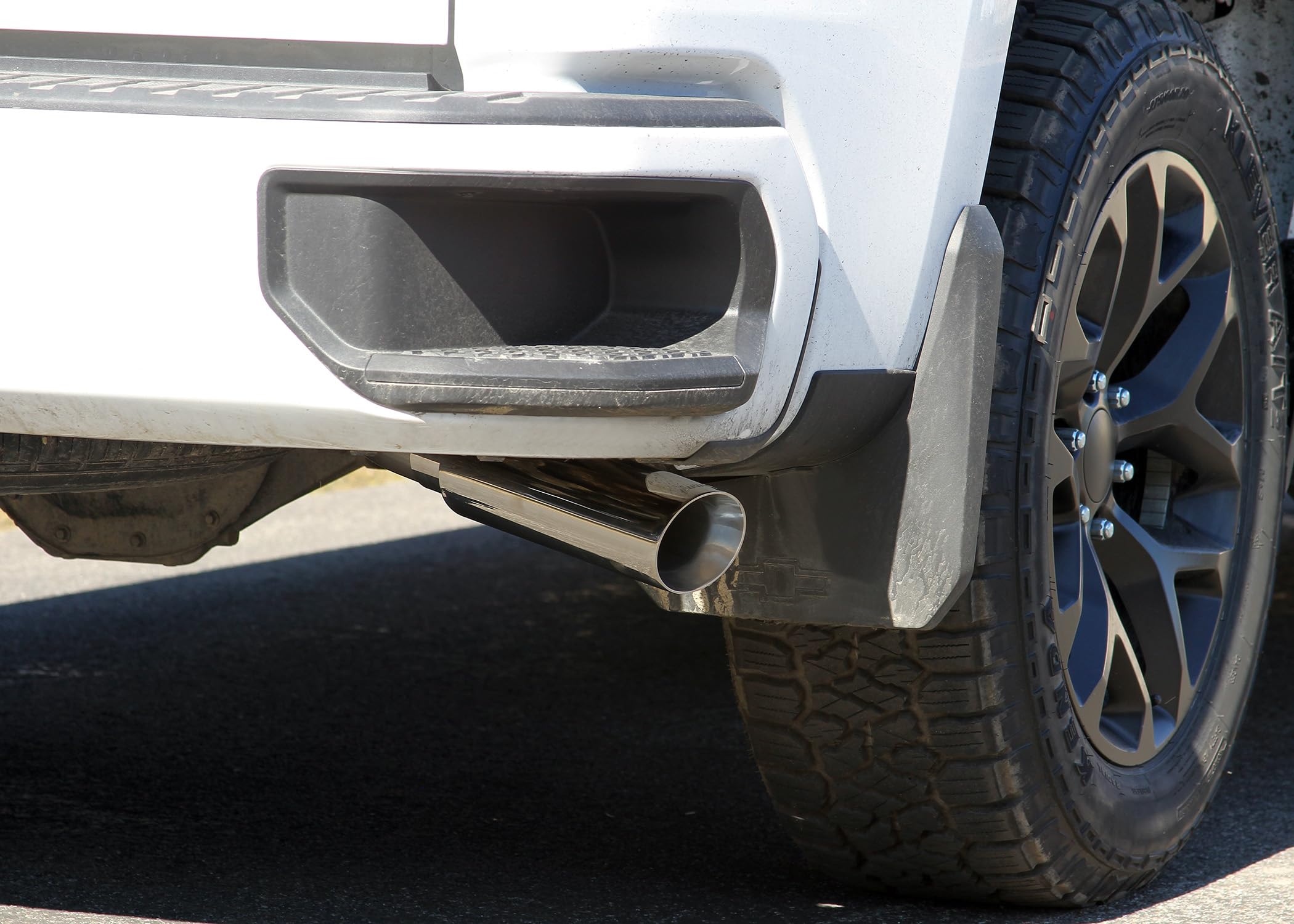 American Thunder Flowmaster 818113 Cat-Back Exhaust System Dual Out Rear/Side Exit