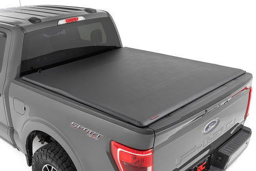 Rough Country Soft Roll-Up Truck Bed Cover for Lightning, Ford F-150 & Raptor (2015–2026) – Fits 6'7 Bed, Low-Profile All-Weather Tonneau Cover