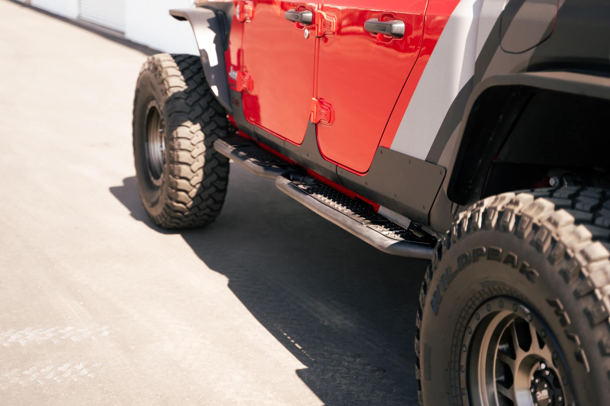 DV8 Offroad OE Plus Side Steps for Jeep Gladiator JT 2020-2025 | Low-Profile Functional Step Without Loss of Clearance | Mounts to Body/Pinch Weld | Anti-Slip Step Plates Provide Excellent Grip