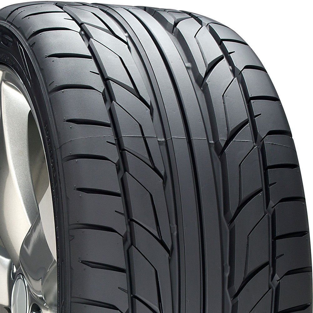 LT285/75R18 Nitto 129/126Q E/10 RIDGE GRAPPLER BW