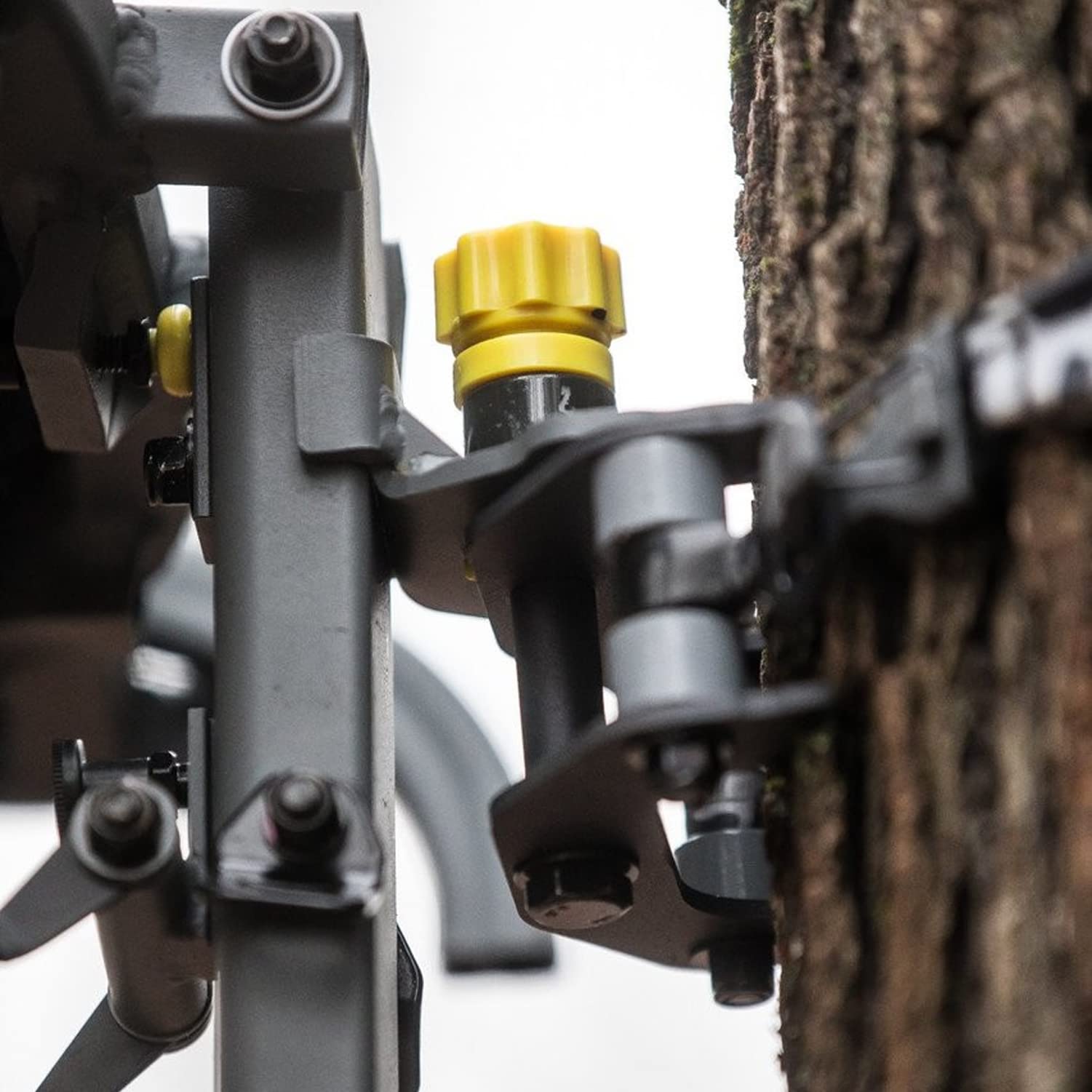 Cruzr HAWK Convenient Easy to Setup Safe Durable Hunting Tree Stand Ratchet Strap Bracket