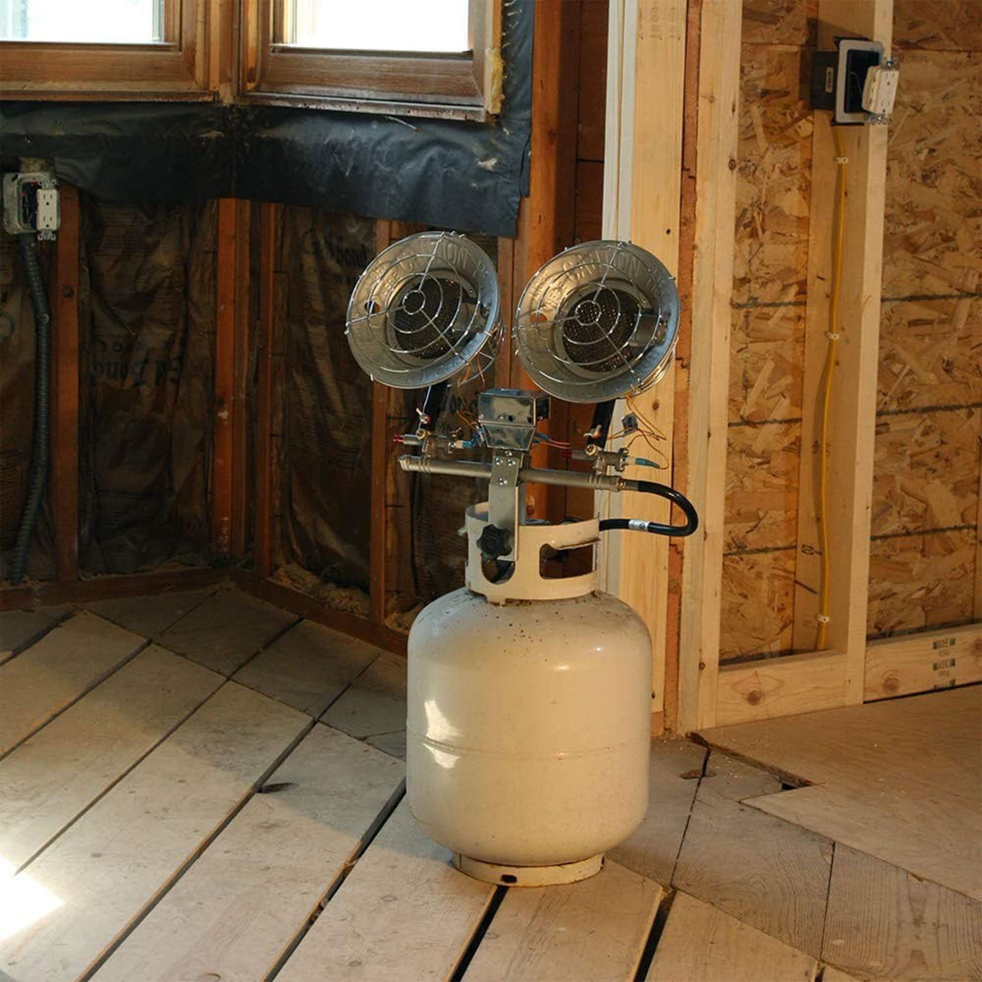 Remington LP Propane 32,000 BTU Double Head Tank Top Heater | Great for Parties, Garages, Barns and Workshops (REM-32-TTC-O)