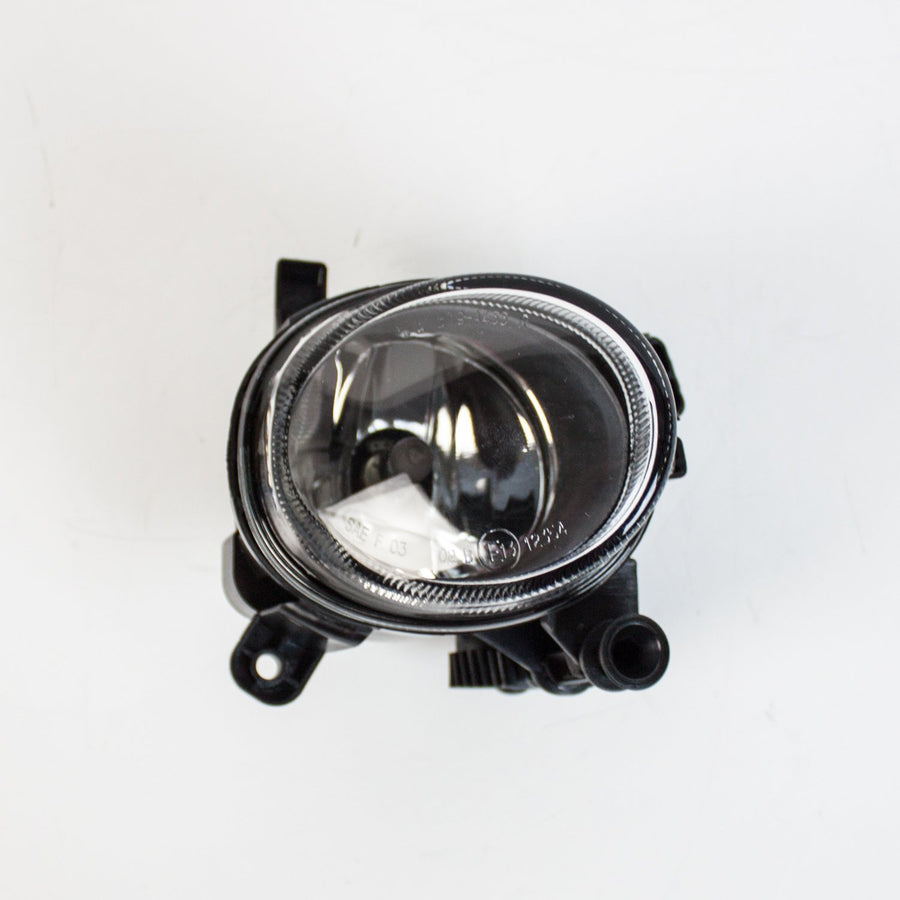 Volkswagen CC TYC 19-0795-00 Passenger Side Replacement Fog Light