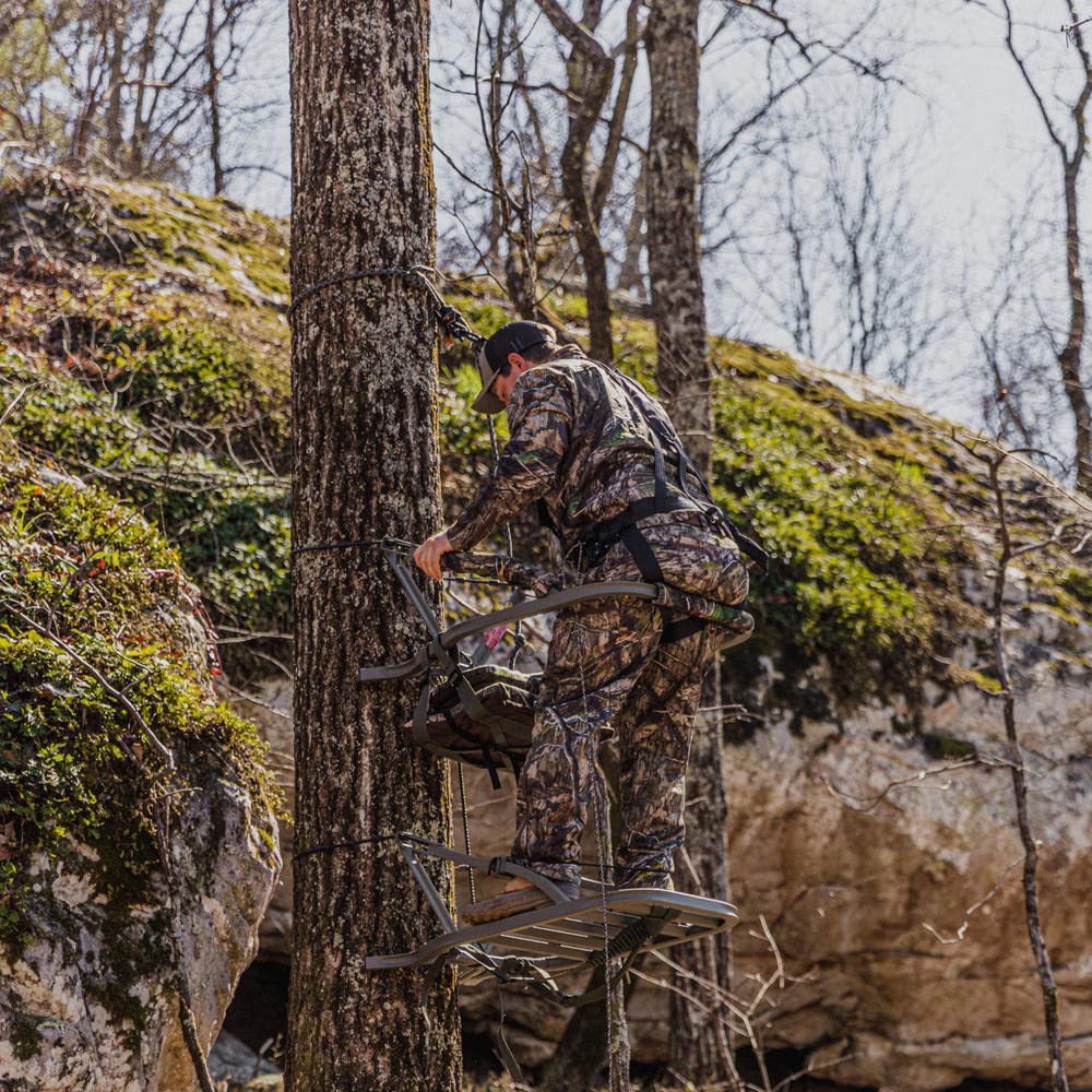 Goliath SD Summit Treestands Climbing Treestand, Mossy Oak