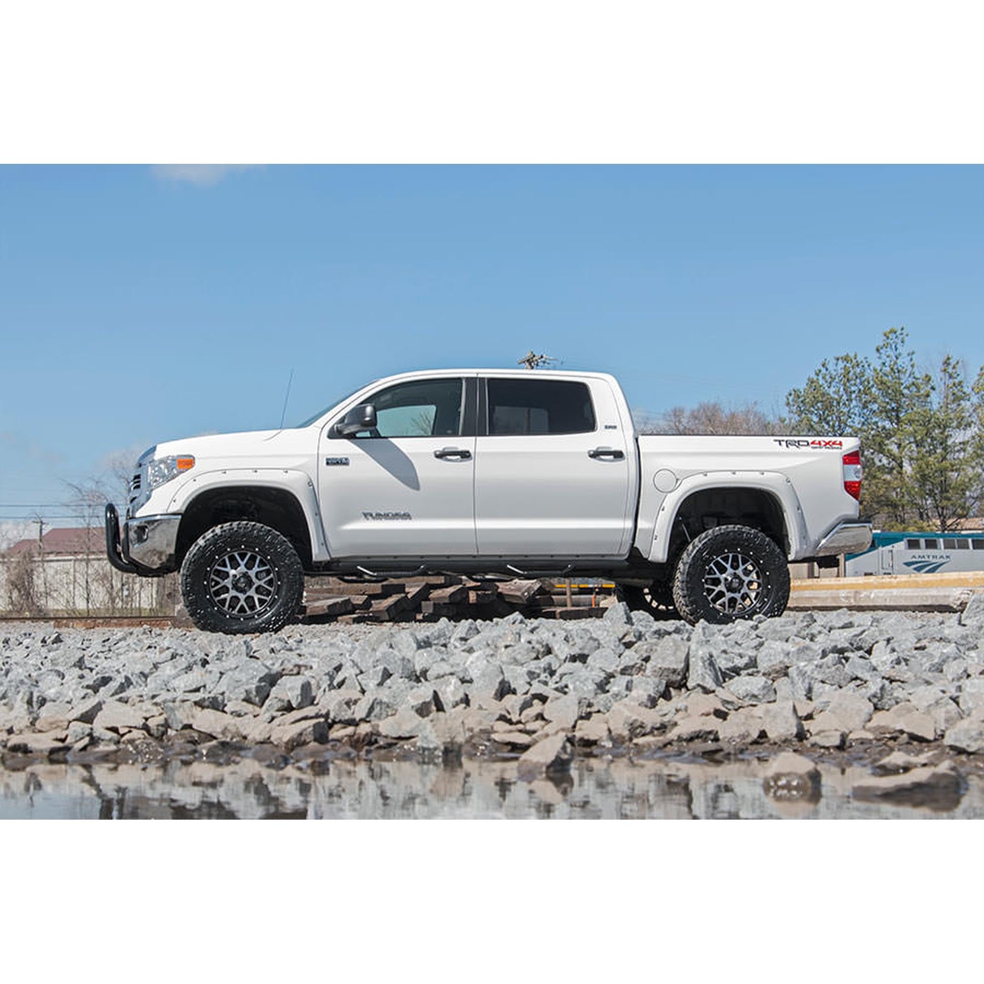 6" Rough Country Lift Kit w/M1 Struts for 2016-2021 Toyota Tundra 4WD - 75240