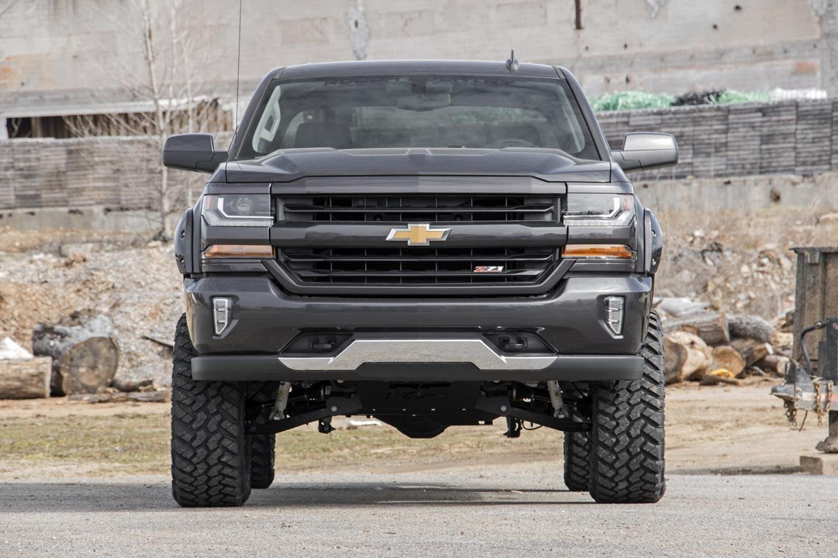 7" Rough Country Lift Kit with N3 Loaded Struts/N3 Rear Shocks for Chevy Silverado & GMC Sierra 1500 (2014-2018 w/Stock Steel Cast Control Arms)