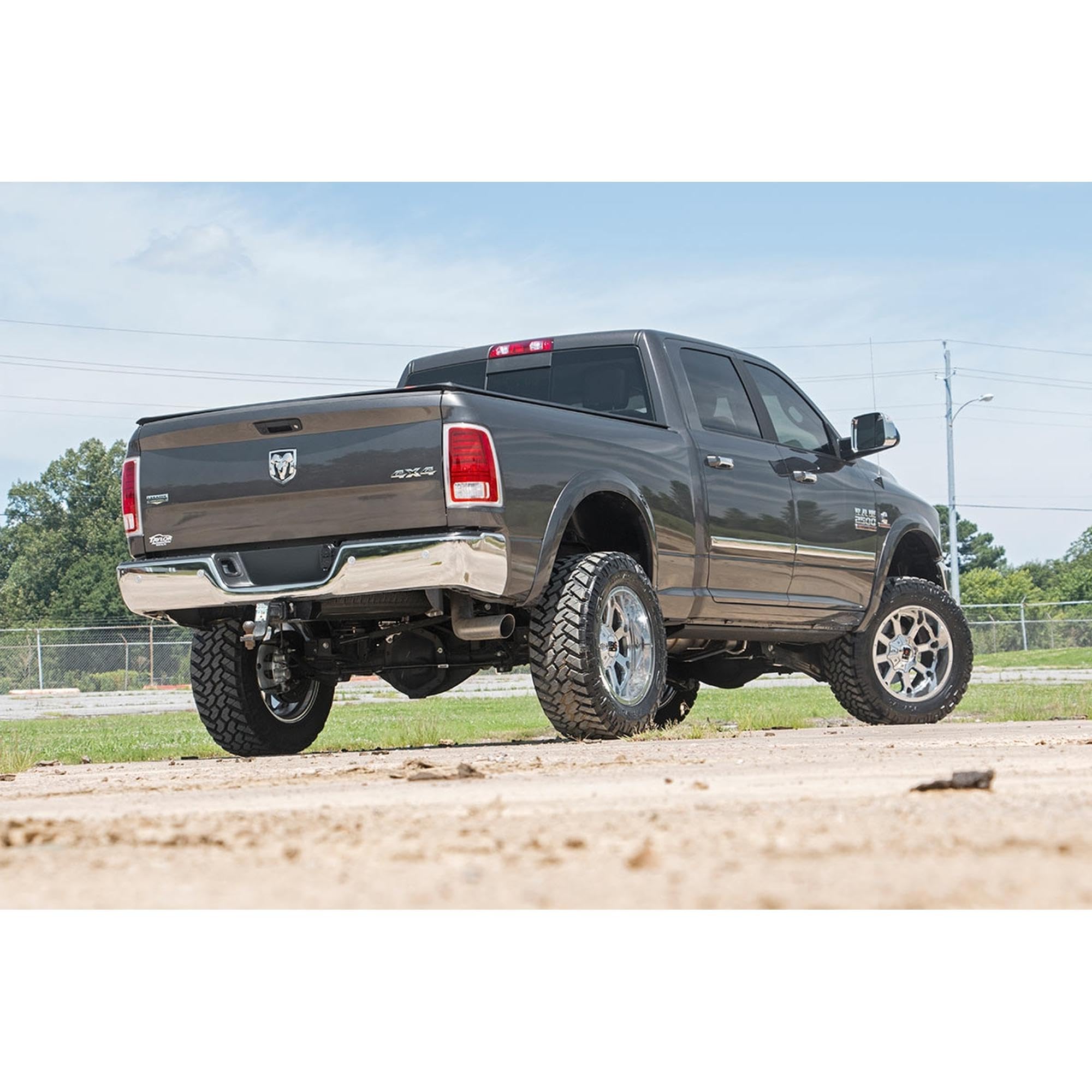 2.5" Lift Kit Rough Country w/V2 Shocks for 2014-2018 Ram 2500 4WD | Gas - 31870