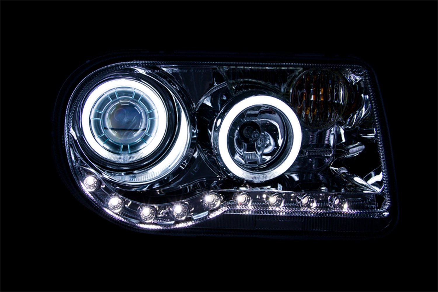 Chrysler 300 G2 Anzo USA 121250 Projector Halo Chrome Clear Amber Headlight Assembly - (Sold in Pairs)