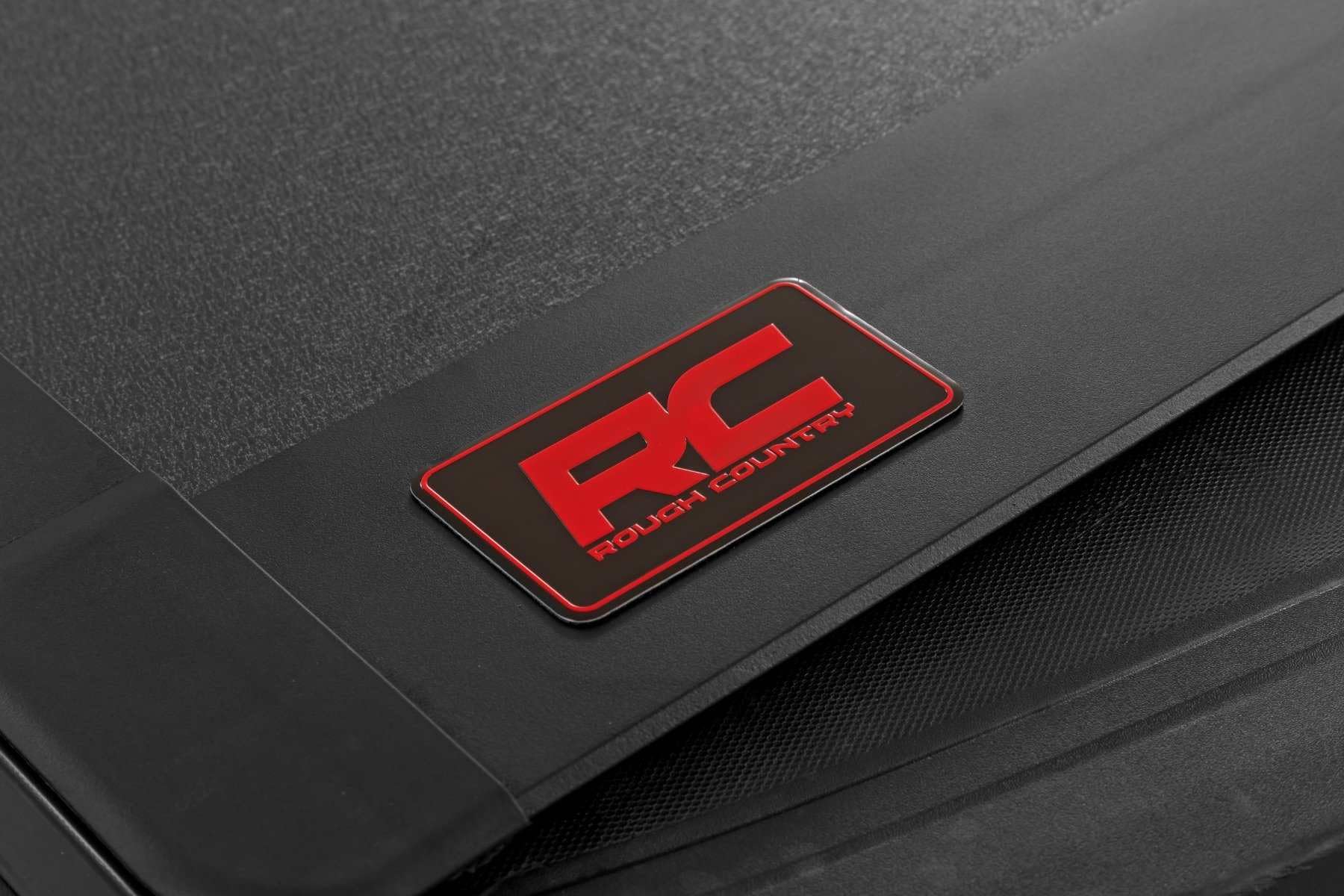 Rough Country Hard Tri-Fold Tonneau Cover for Chevy Colorado & GMC Canyon (2015-2026) - Aluminum Flip-Up Folding Bed Cover, Fits 5' (60") Bed