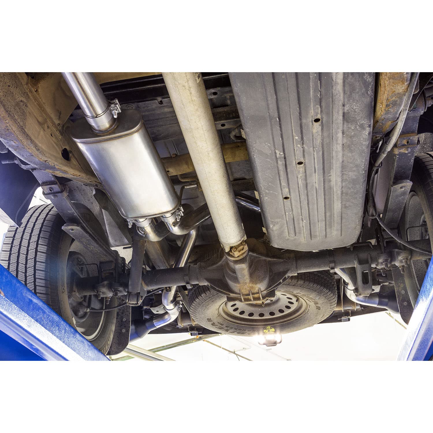 Flowmaster 717822 Cat-Back FlowFX Exhaust Kit 3 Inch to 2.5 Inch Tailpipes Stainless Steel 4.5 Inch Black Tips Compatible with 2009-2013 Silverado Sierra 1500 5.3L 2/4wd 143.5 or 57.5 Inch Wheelbases