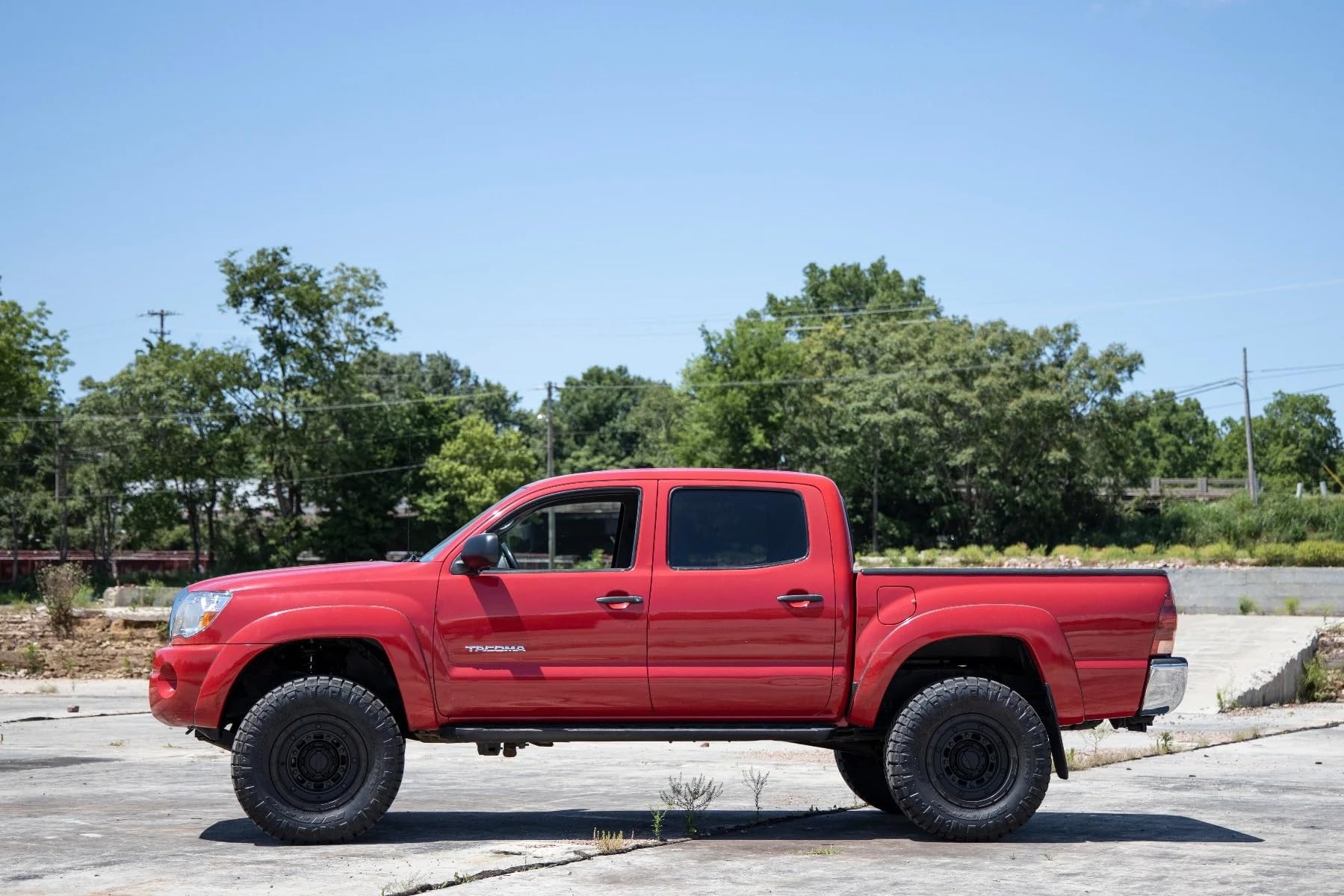 3.5" Rough Country Bolt-On Lift Kit with N3 Struts/N3 Rear Shocks for Toyota Tacoma 4WD (2005-2023) - Lifted Leaf Springs, Silver Control Arms