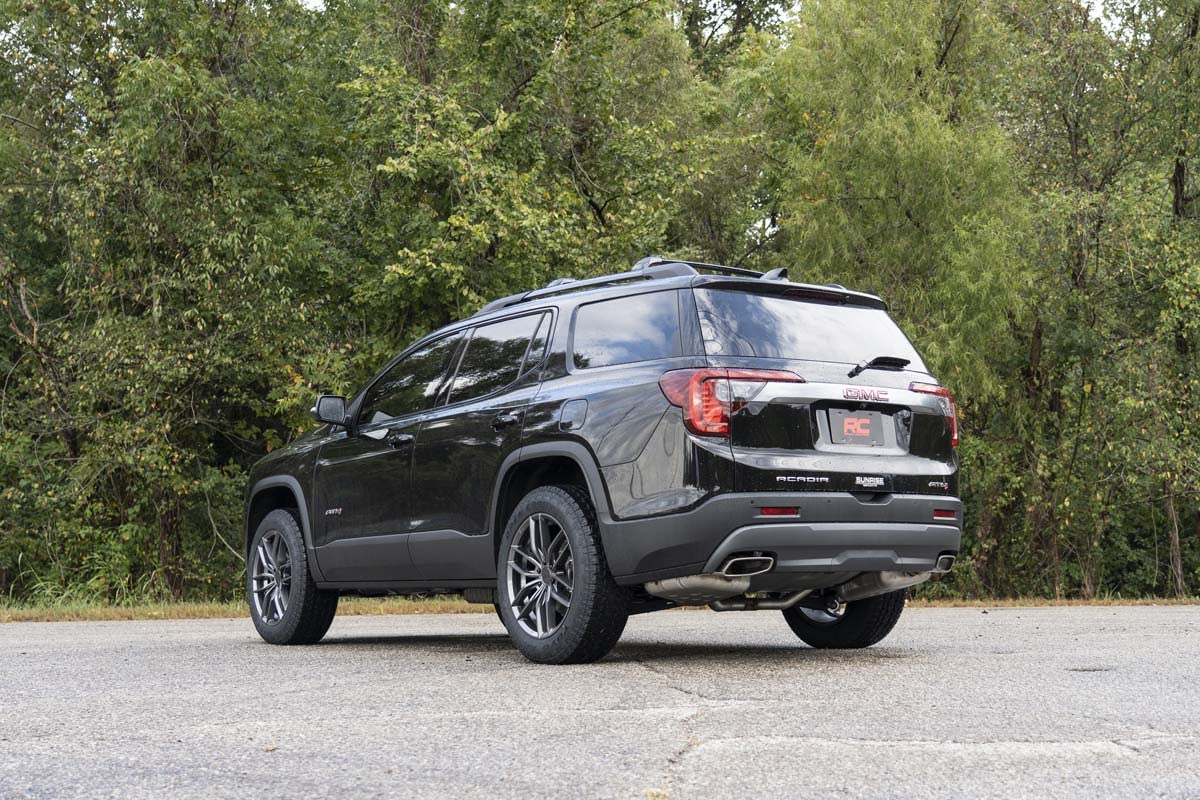 1.5" Lift Kit Rough Country w/N3 Struts for 2017-2023 GMC Acadia - 110031A
