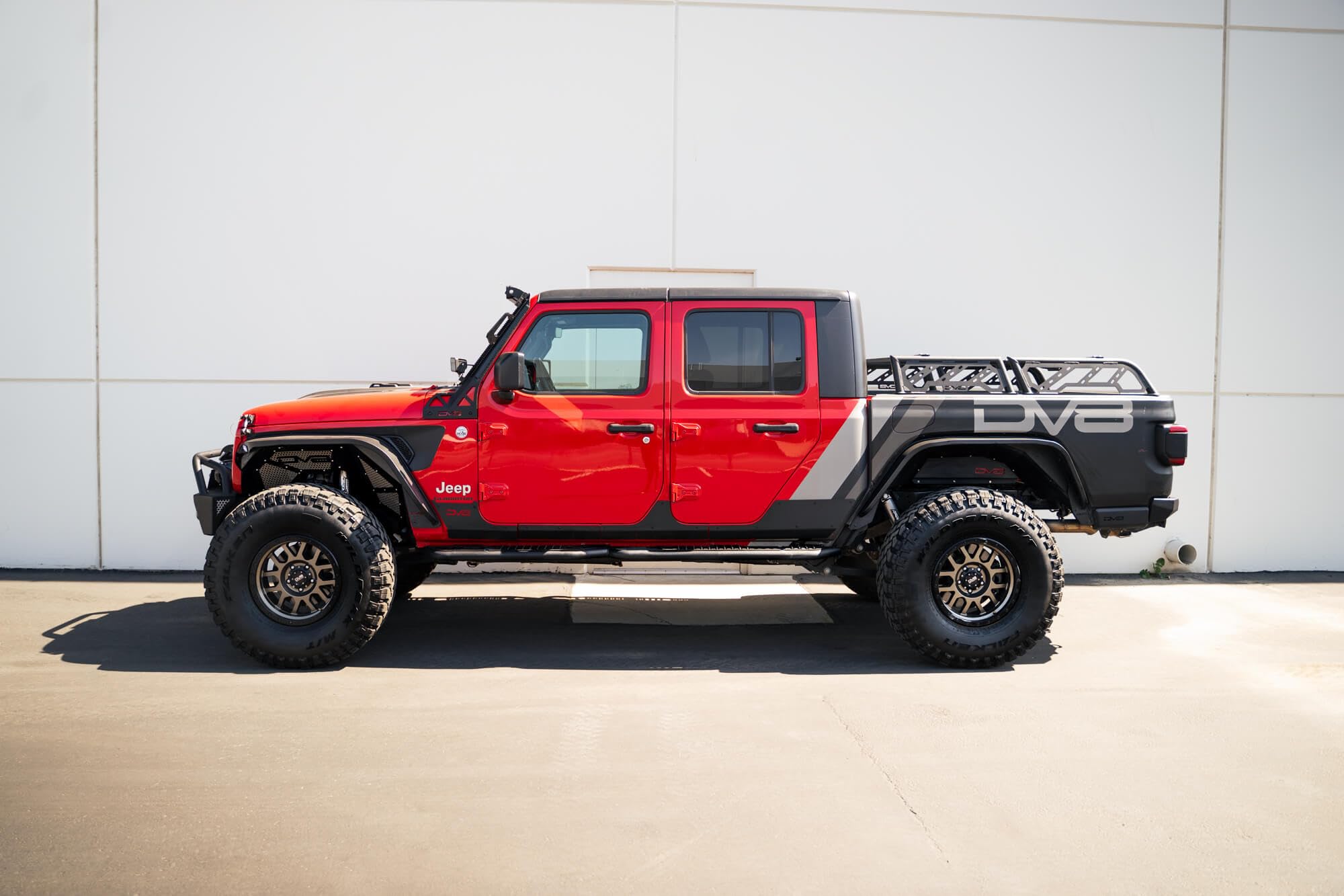 DV8 Offroad OE Plus Side Steps for Jeep Gladiator JT 2020-2025 | Low-Profile Functional Step Without Loss of Clearance | Mounts to Body/Pinch Weld | Anti-Slip Step Plates Provide Excellent Grip
