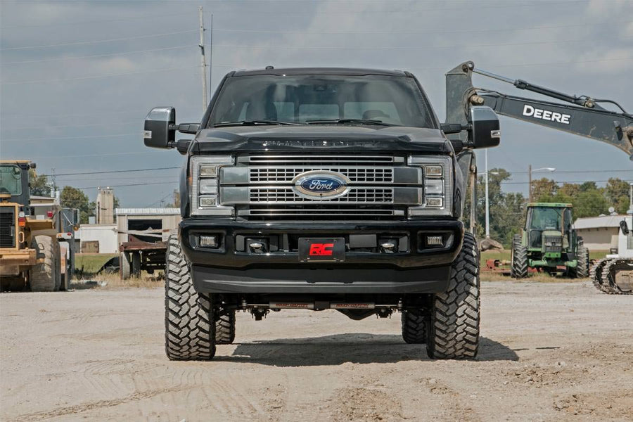 4-Link Rough Country 6" w/V2 for 17-20 F250/F350 w/3.5" Axle OL Springs-56070