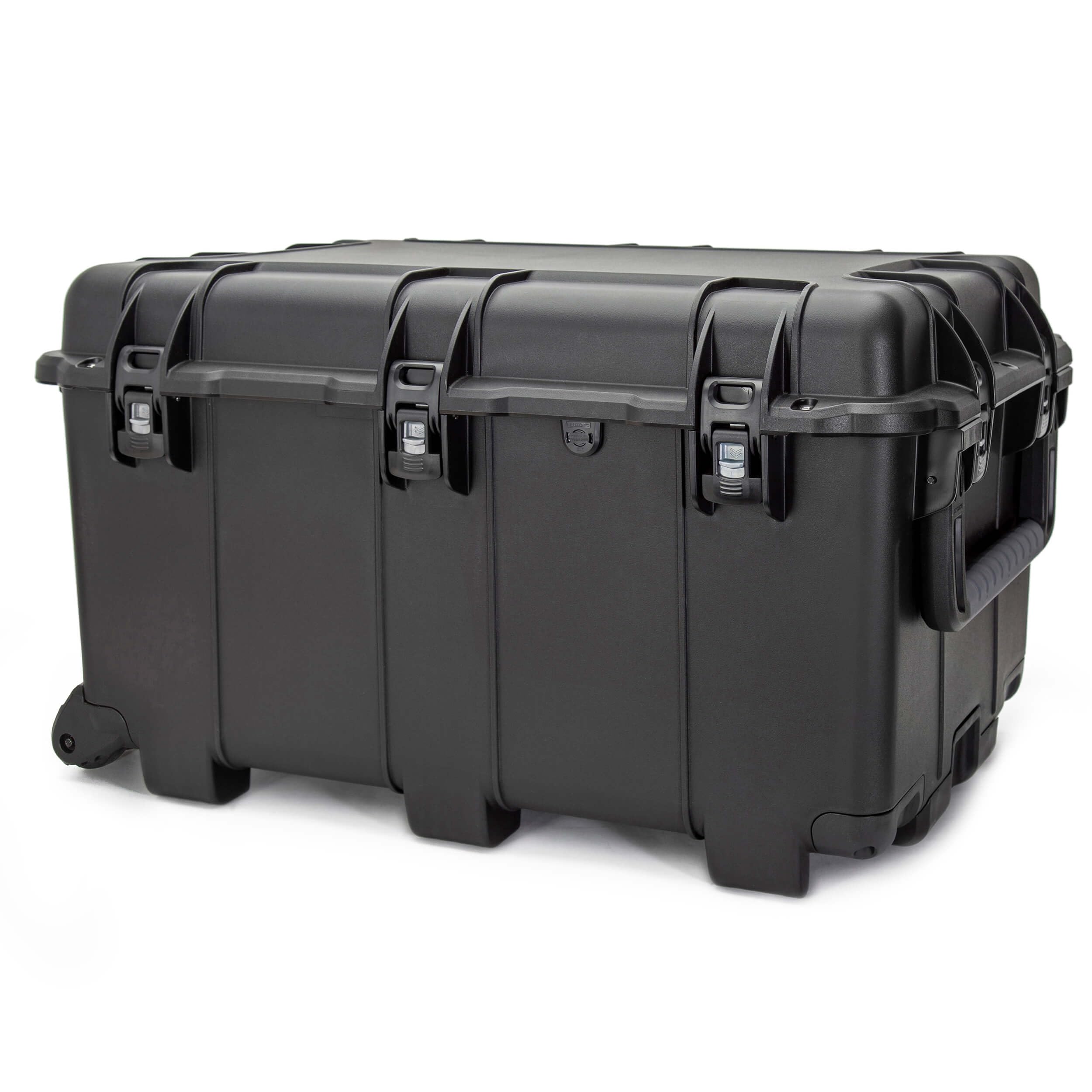 Nanuk 975 Case - No Pull Handle, with (W) Heels - BK 975W-0001