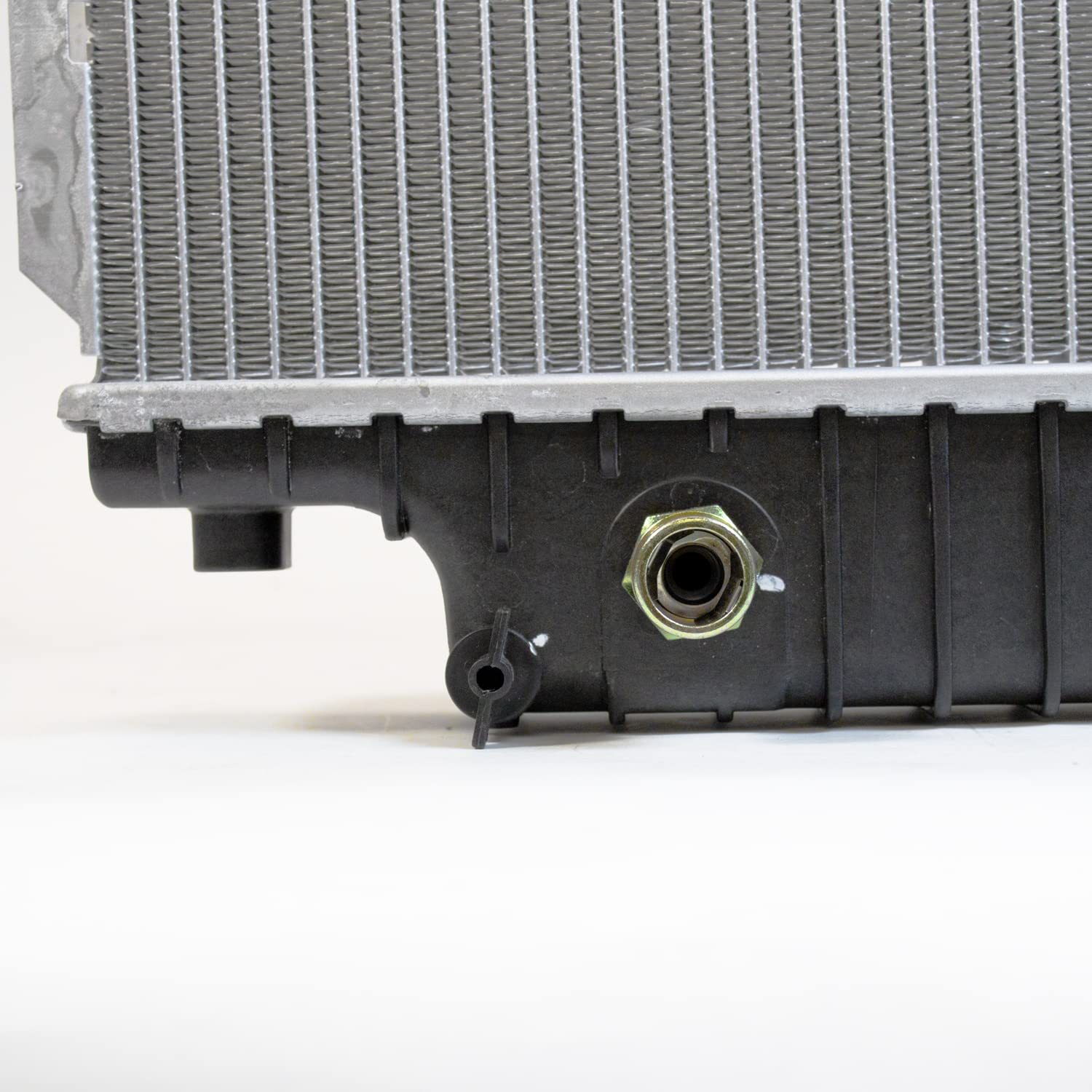 Radiator TYC 2816 Compatible with 2006-2006 Ford Explorer