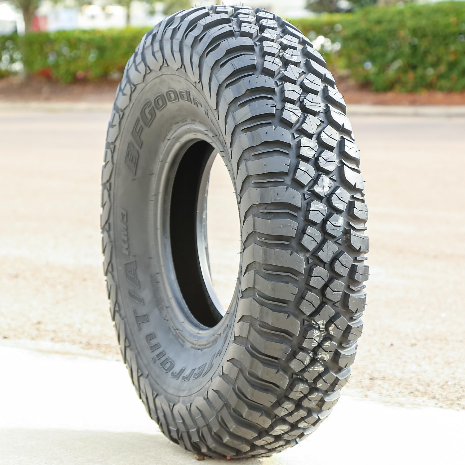 35X11.00R15NHS BFGoodrich MUDTER T/A KM3