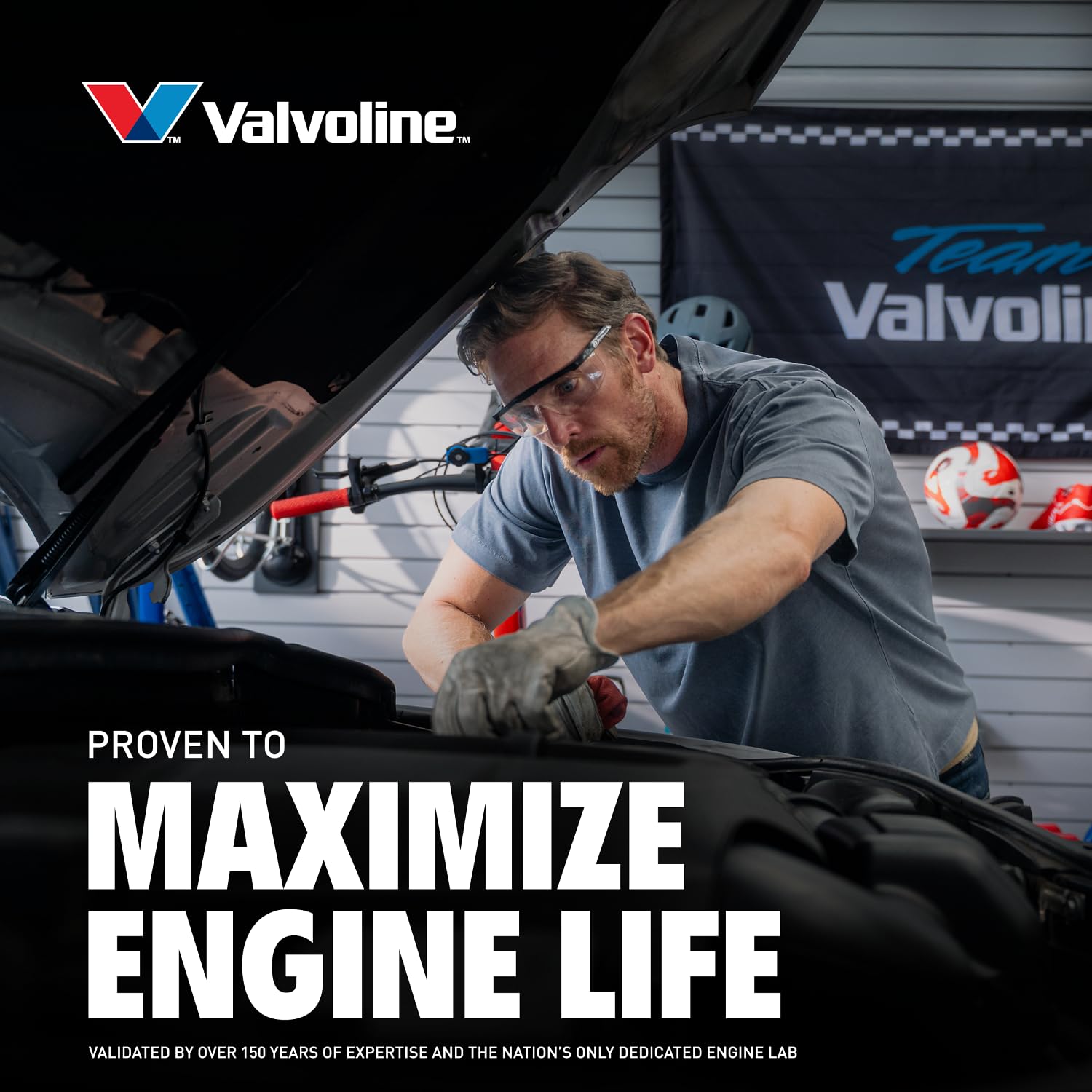 10W-40 Valvoline Daily Protection Synthetic Blend Motor Oil 5 Quart