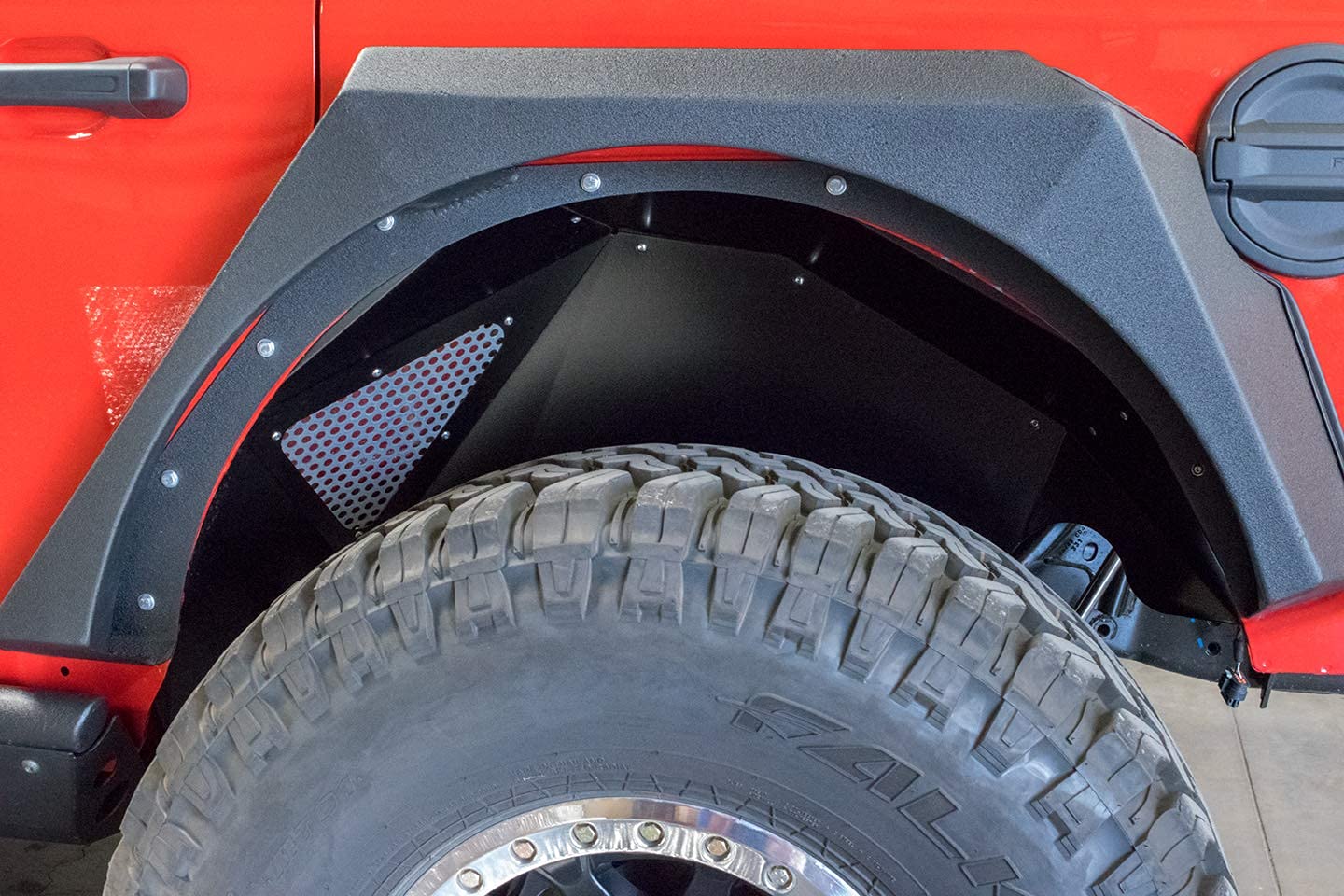 Inner Fender Set DV8 Offroad for 2018-2023 Wrangler JL & JT | Rear Wheel Well Liners | Aluminum Construction | Vented Air Panels | Frame Protection | Anodized Finish | INFEND-03RB