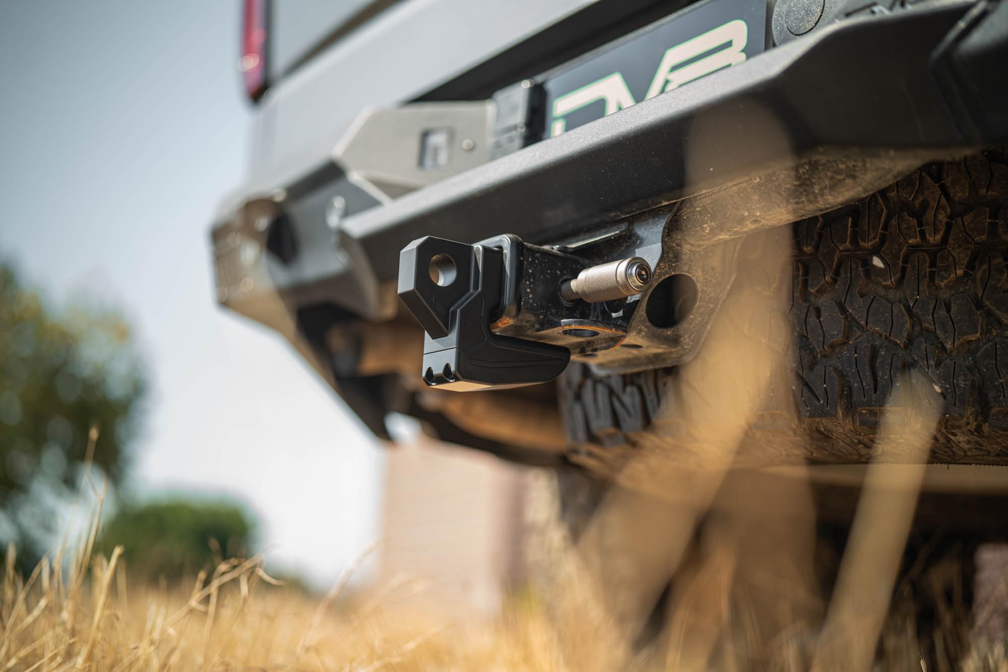Xtract Hitch Skid Plate DV8 Offroad | Rear Skid Plate Hitch Mounted | 1" Thick Mount for 3/4" D-Ring | Designed to Mount to 2" Receiver with a 5/8" Pin | 13,000 lb Working Load Limit (Black)