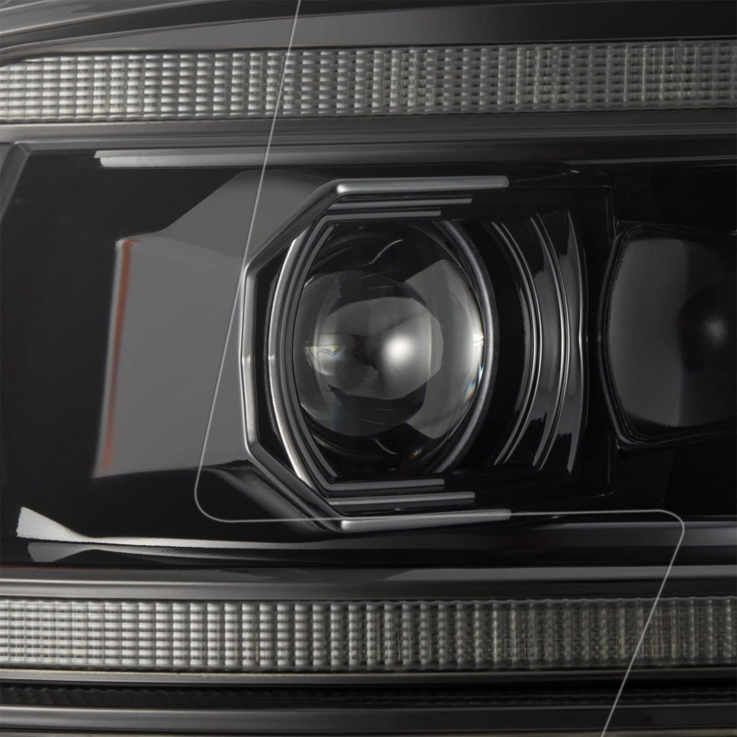 PROJECTOR HEADLIGHTS LUXX-SERIES