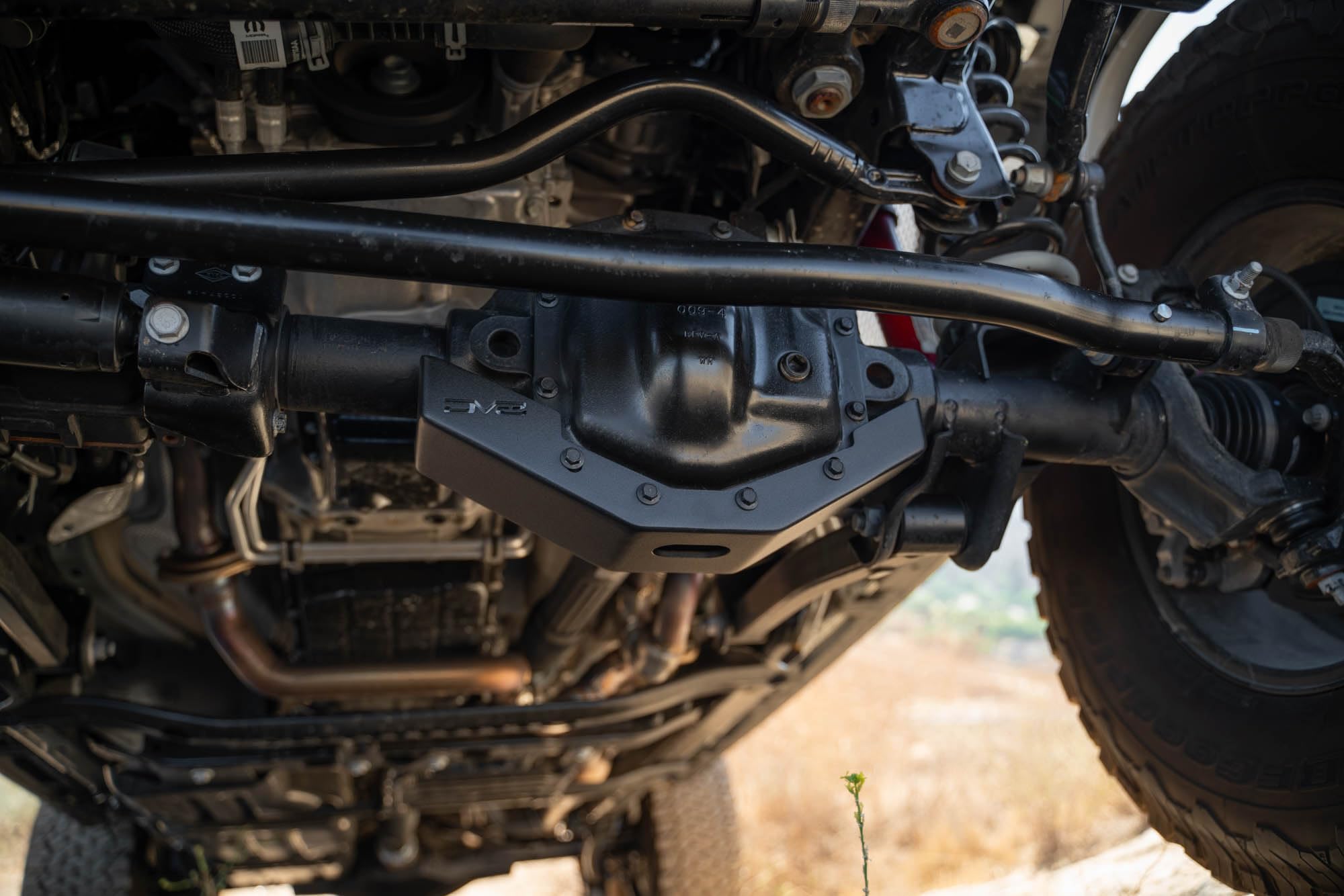 Front Differential Skid Plate DV8 for 2018-2025 Jeep Wrangler JL & 2020-2025 Gladiator JT | Protects the Front Differential & Pinion | 5mm Steel Construction | Fully Bolt-On | Powder Coated Black