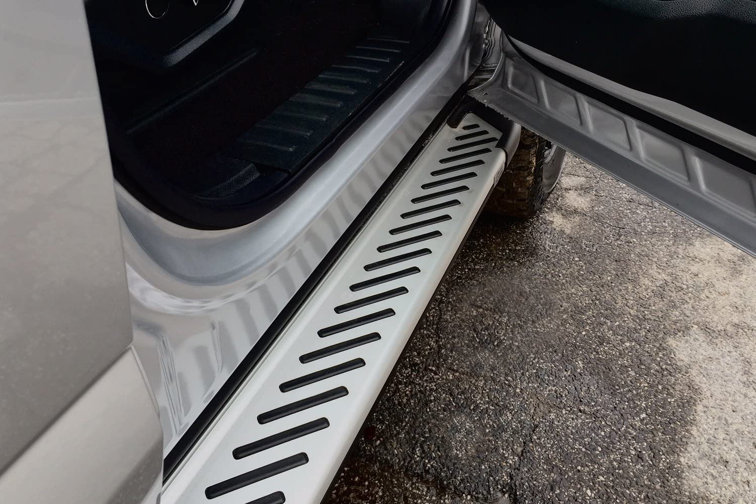 RAL-T Series ROMIK USA Cab Length Running Boards Silver 5.5"
