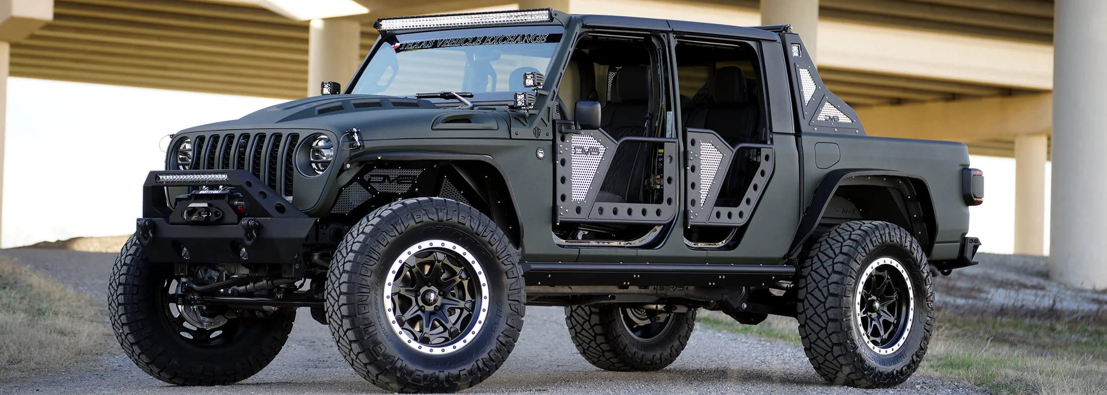 Rock Doors for Wrangler JL & Gladiator JT | DV8 Offroad | RDJL-01F | Tubular Design | Anti Rattle Stopper | Aluminum Mesh Inserts | Trail Mirror Included | Black Textured Finish | Front Door Set