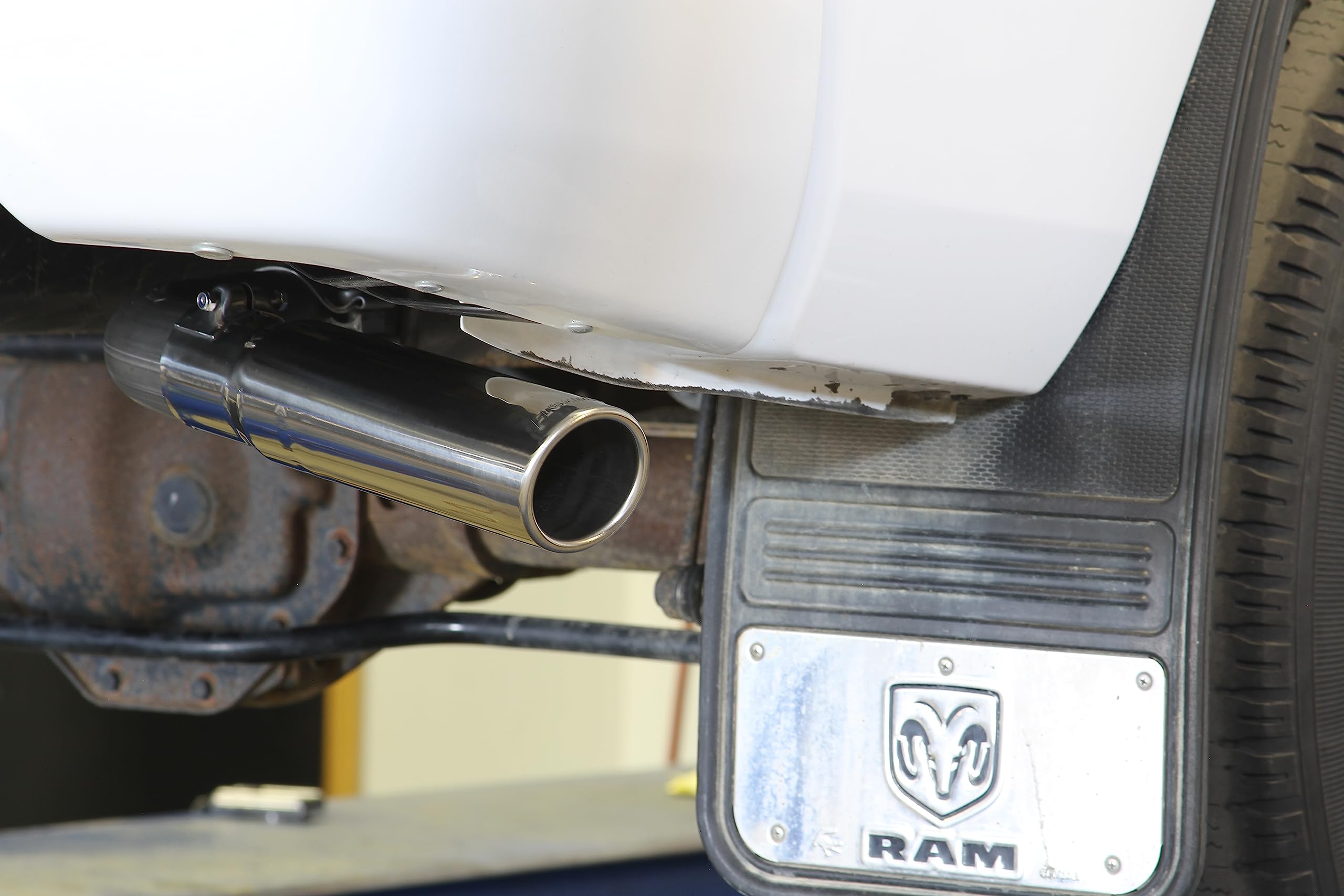 American Thunder Flowmaster 817490 Cat-back Exhaust System