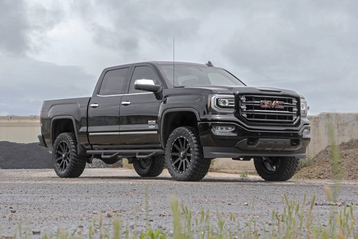 Rough Country 3.5" Lift Kit with N3 Rear Shocks/N3 Loaded Struts for Chevy Silverado & GMC Sierra 1500 (2007-2013) - Silver Control Arms