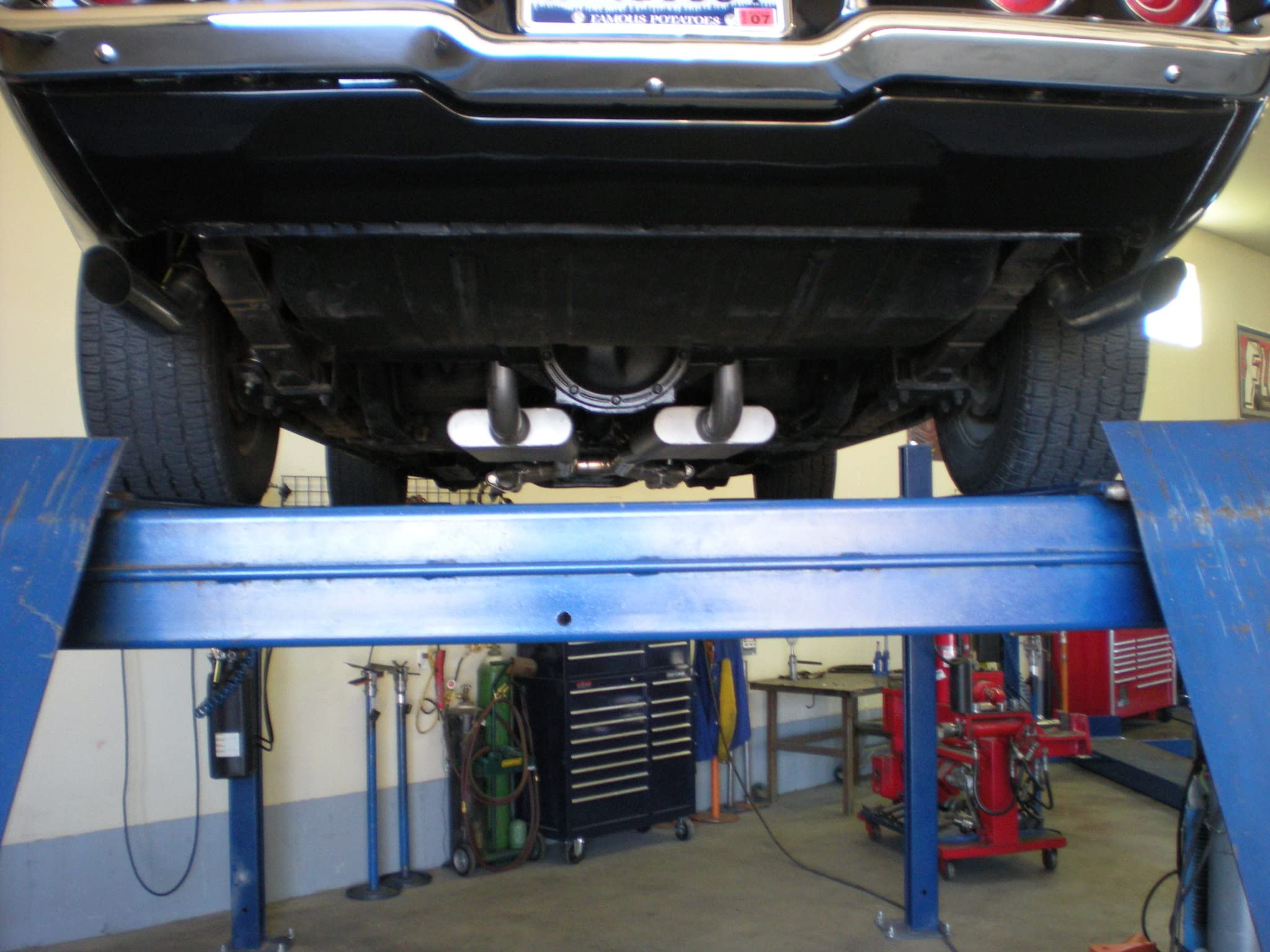 Flowmaster American Thunder 17149 Crossmember-Back 2.5 Inch Aluminized Steel Exhaust Kit Compatible with 1970-1974 Chevy Camaro and Pontiac Firebird with V8 engine