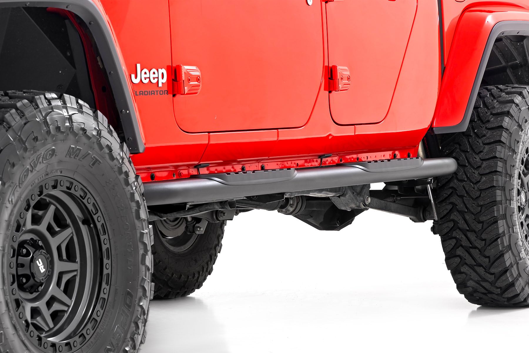 Oval Nerf Steps Rough Country for Jeep Gladiator JT (2020-2025) - OEM Style Rails with Built-in Side Steps