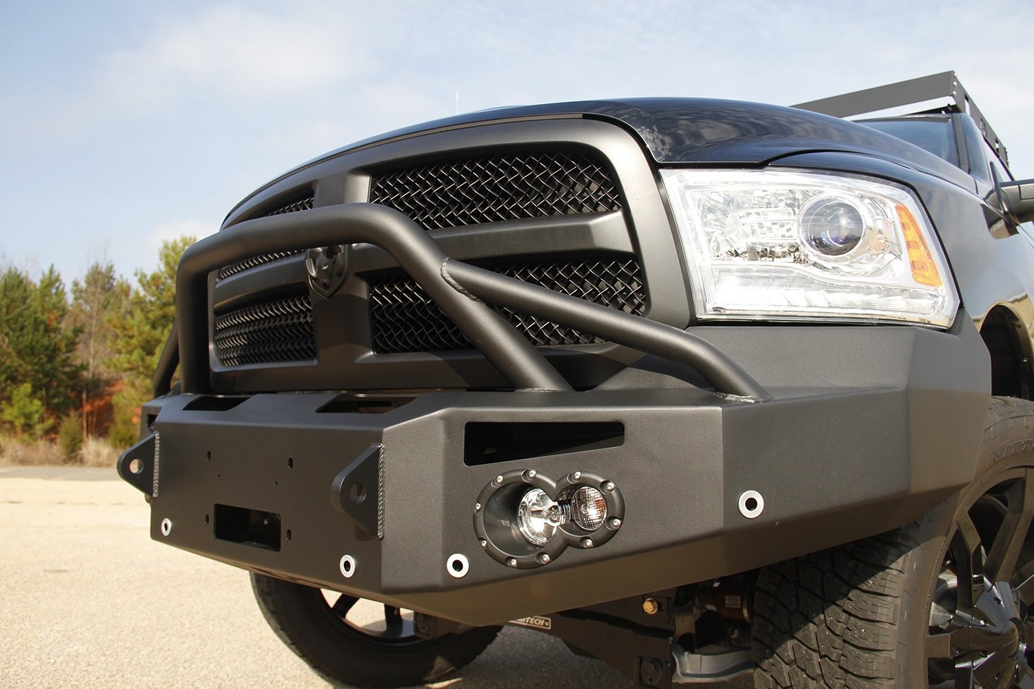 Fab Fours Premium Winch Front Bumper DR13-F2952-1 2 Stage Black Powder Coated w/Pre-Runner Grill Guard w/Sensors