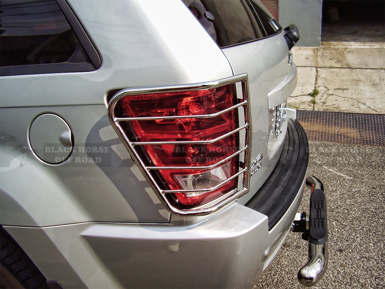 Tail Light Guards Black Horse Compatible with 2002-2007 Jeep Liberty-7G086106A