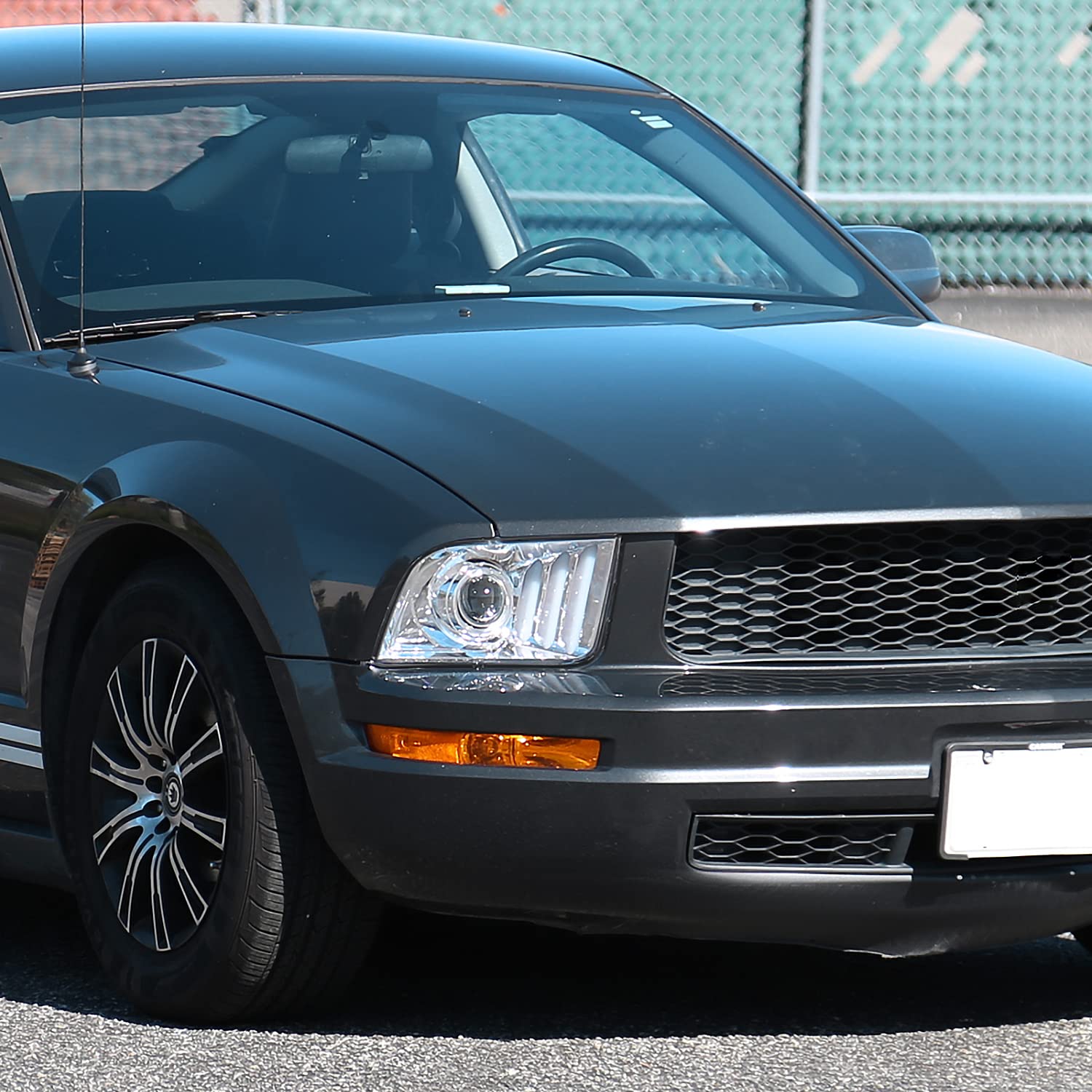 Chrome Projector Headlights SPEC-D TUNING Compatible with 2005-2009 Ford Mustang, Left + Right Pair Headlamps Assembly