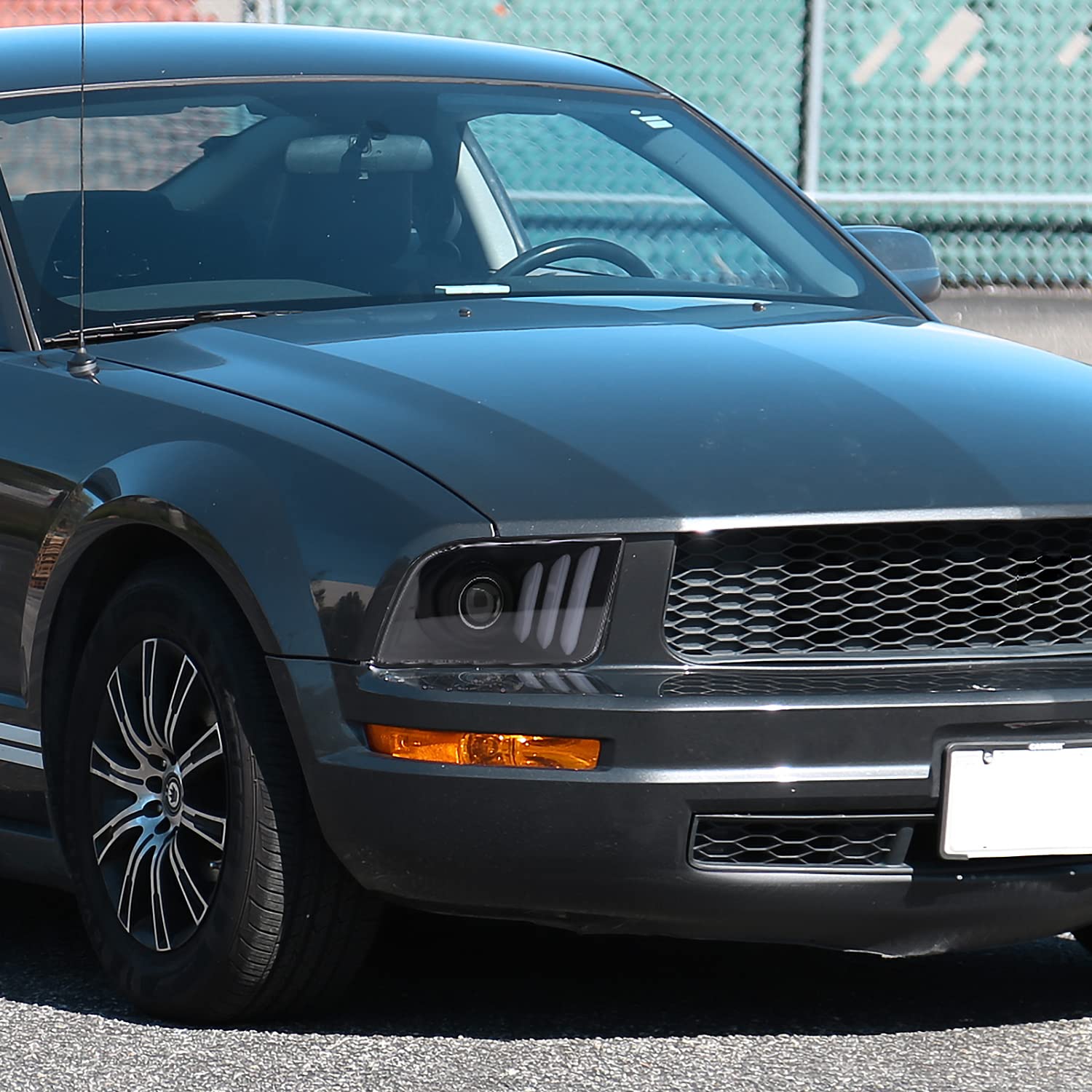 Black Projector Headlights SPEC-D TUNING Compatible with 2005-2009 Ford Mustang, Left + Right Pair Headlamps Assembly