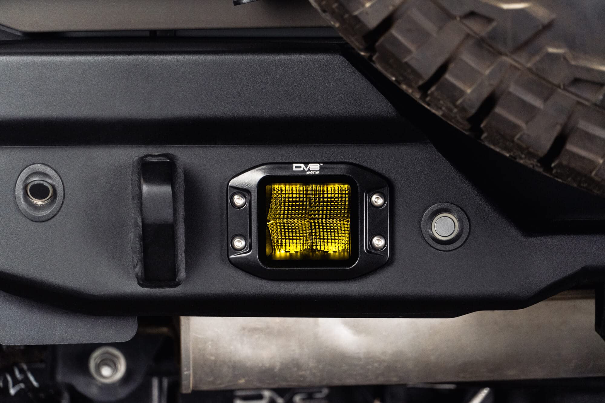 Elite Series 3-inch LED Amber Flush Mount Off-Road Light Pod | Flood Light Pattern | OD Face Plate Size: 4.8” x 3.5” x 2.75” | Bezel-Less Housing with Heat Fins | DV8 Offroad