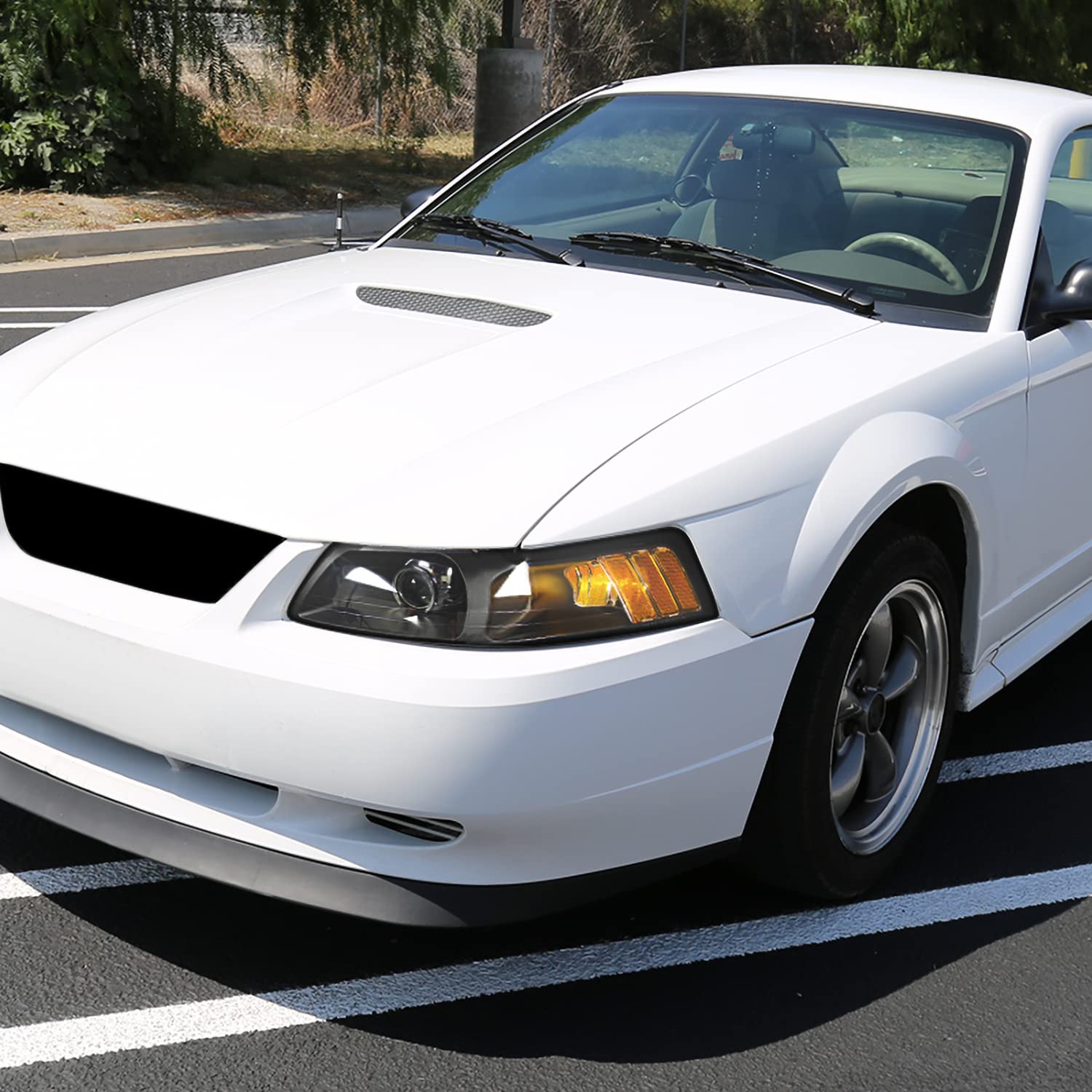 Black Projector Headlights SPEC-D TUNING Retrofit Style Compatible with 1999-2004 Ford Mustang, Left + Right Pair Headlamps Assembly