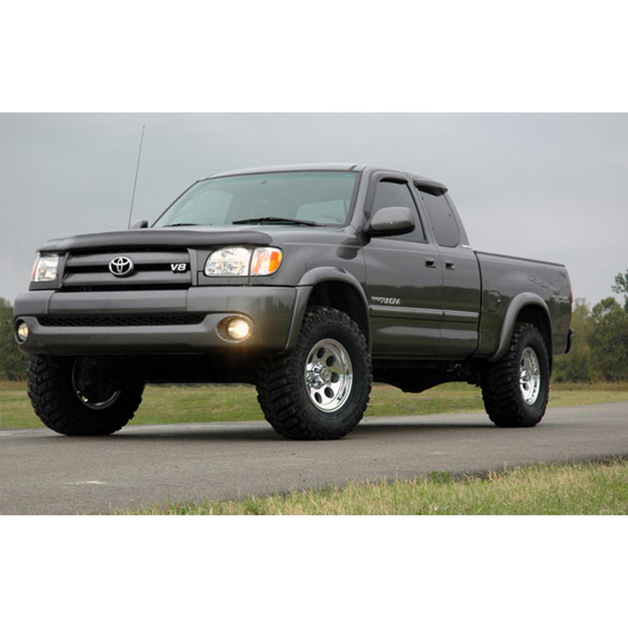 2.5" Rough Country Suspension Lift Kit with M1 Struts & M1 Rear Shocks for Toyota Tundra 4WD (2000-2006)